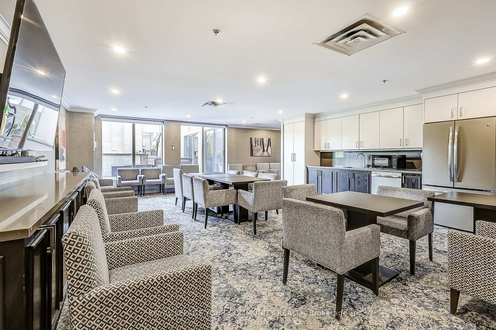 Photo 21 of Unit 604, 14924 Yonge Street S, Aurora, Aurora Highlands — HOMEH