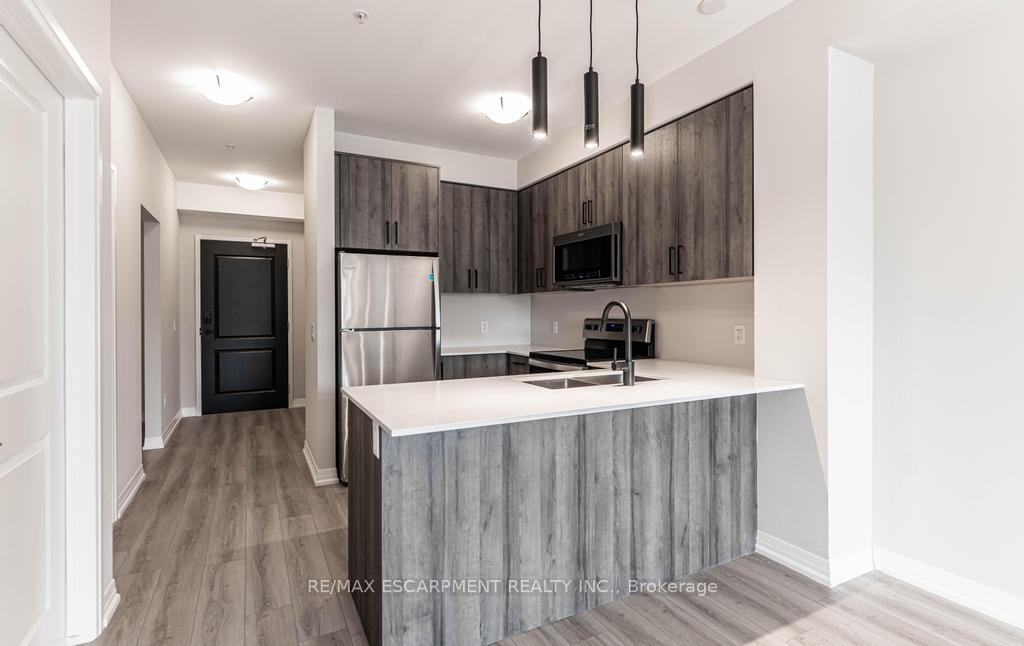 Photo 5 of Unit 106, 120 Springvalley Crescent, Hamilton, Kernighan — HOMEH