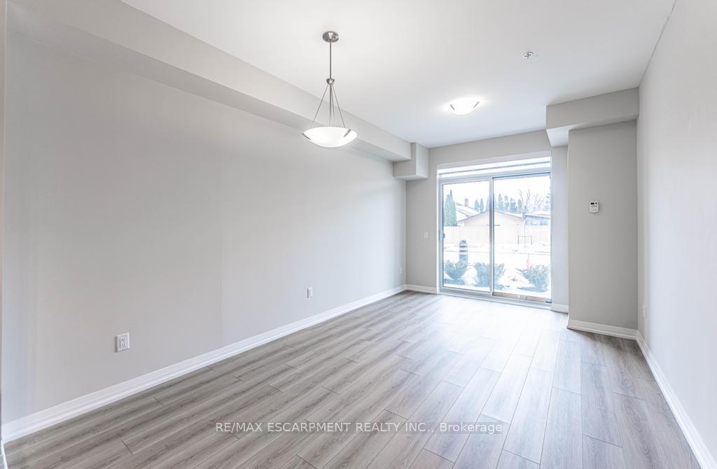 Photo 11 of Unit 106, 120 Springvalley Crescent, Hamilton, Kernighan — HOMEH