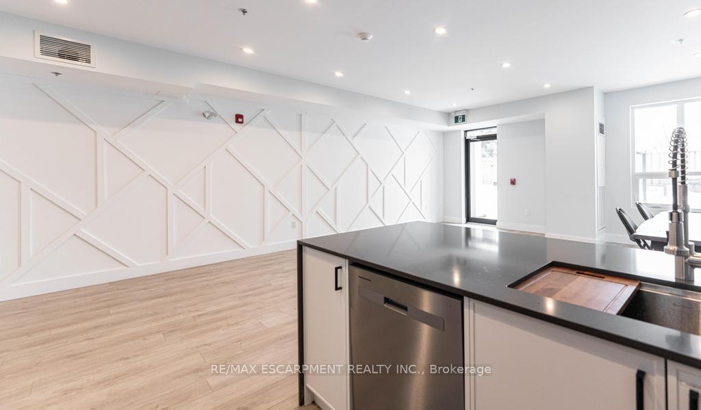 Photo 17 of Unit 106, 120 Springvalley Crescent, Hamilton, Kernighan — HOMEH
