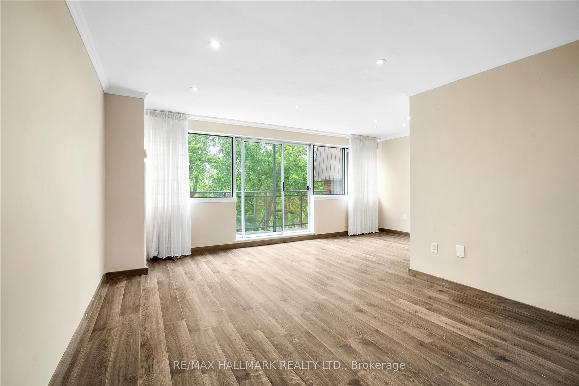 Photo 3 of Unit 339, 16 Elgin Street, Markham, Thornhill — HOMEH