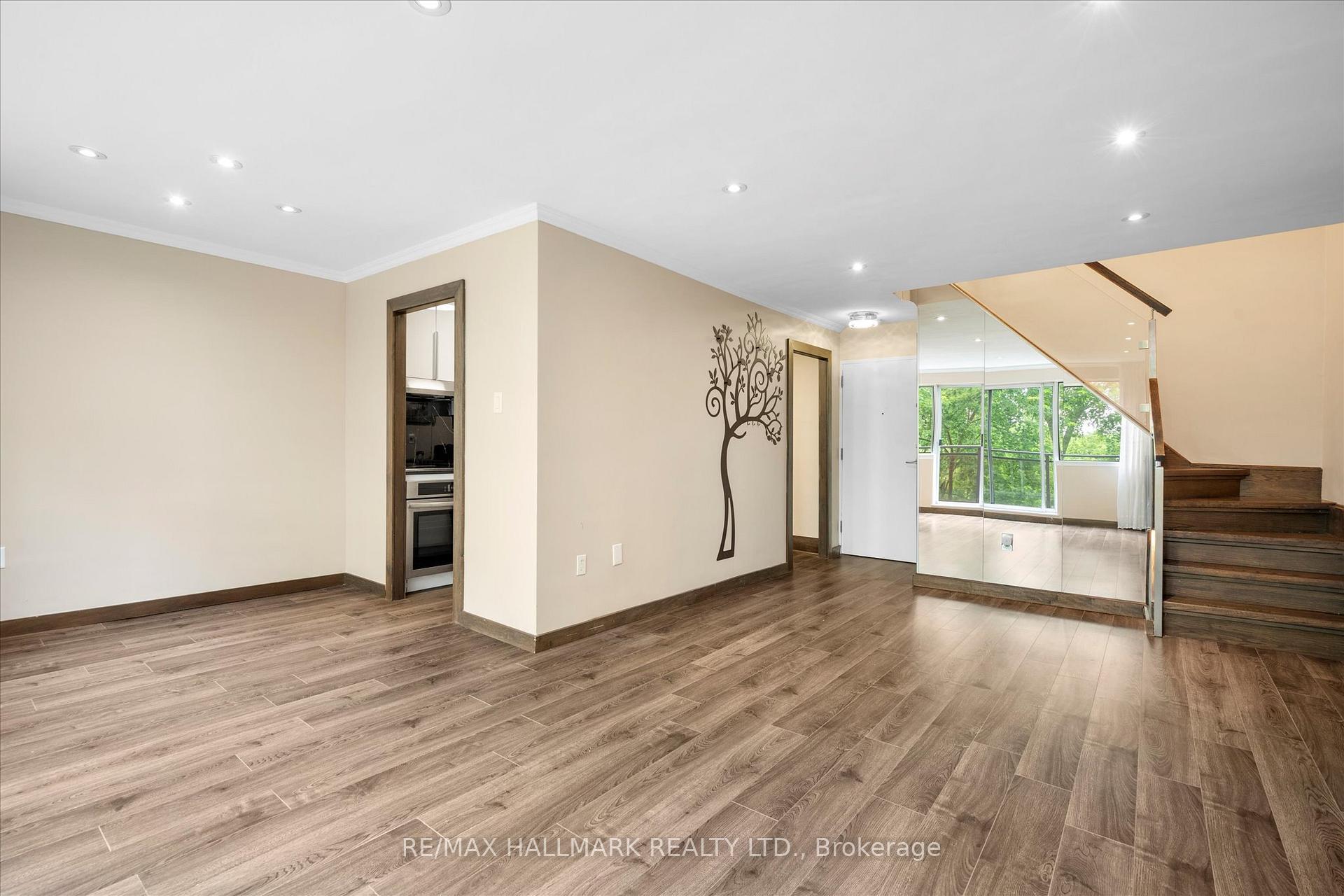 Photo 5 of Unit 339, 16 Elgin Street, Markham, Thornhill — HOMEH