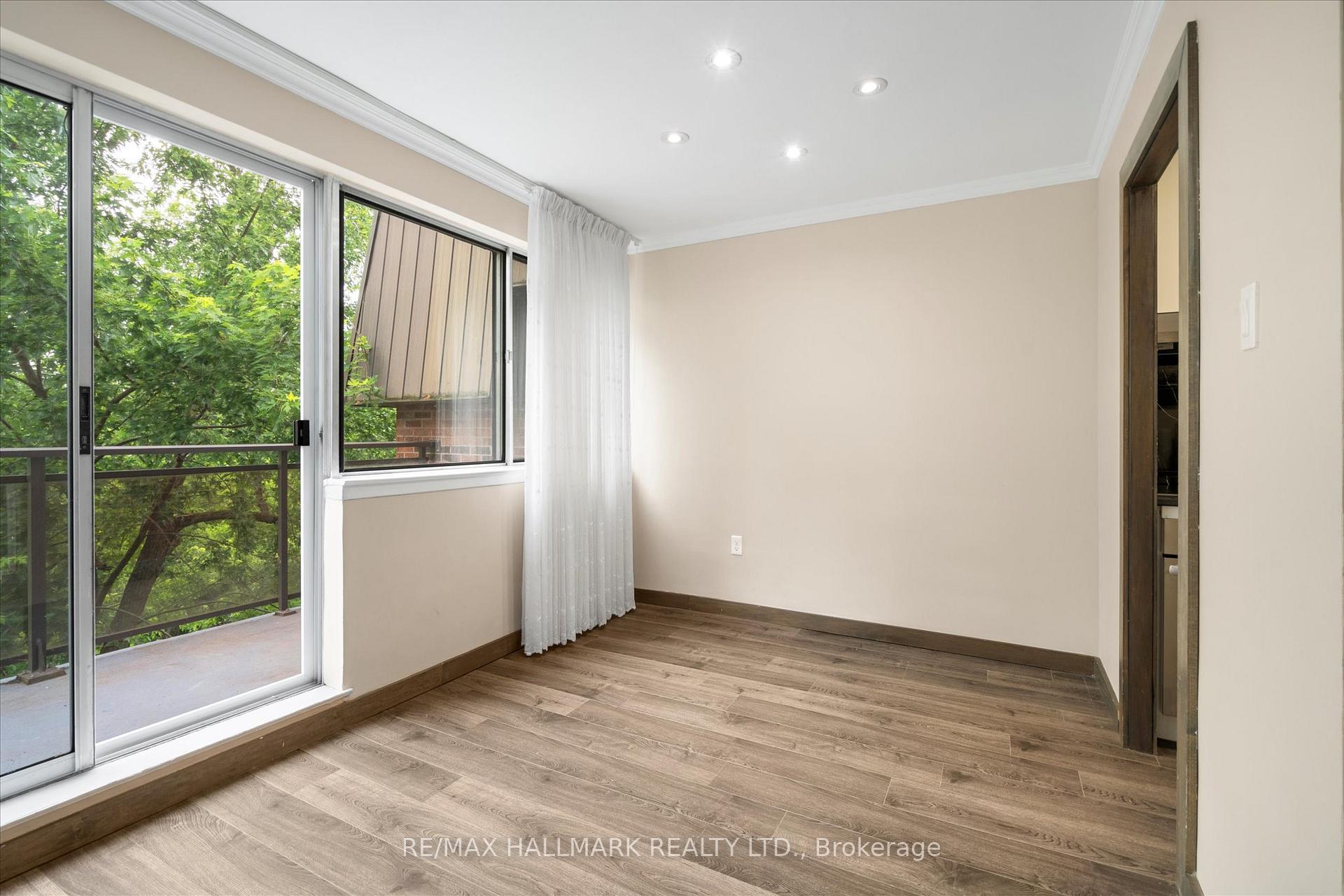 Photo 4 of Unit 339, 16 Elgin Street, Markham, Thornhill — HOMEH