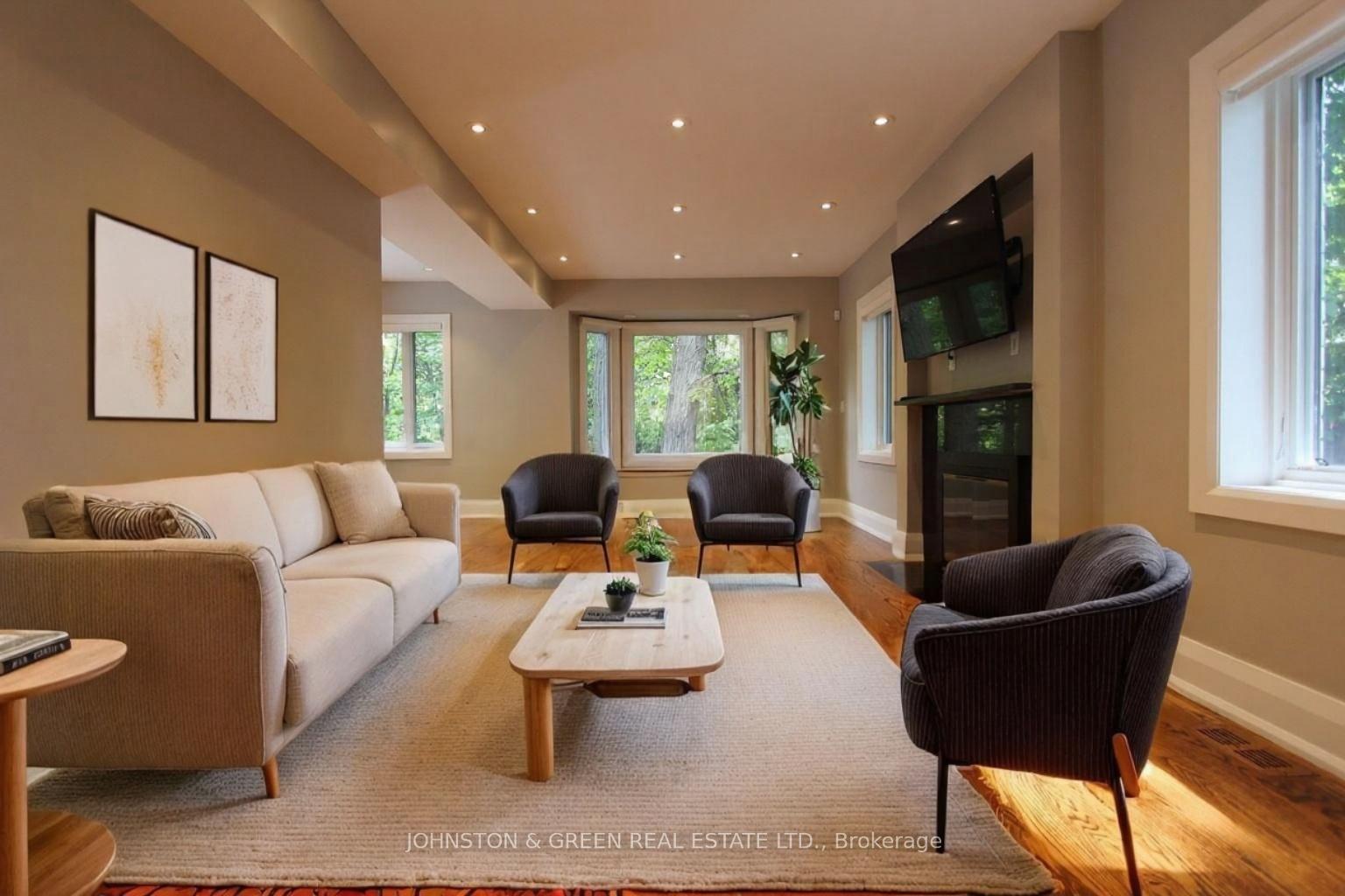 Photo 2 of 752 O'Connor Drive, Toronto, East York — HOMEH