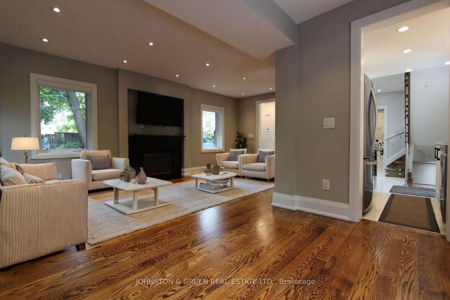 Photo 3 of 752 O'Connor Drive, Toronto, East York — HOMEH