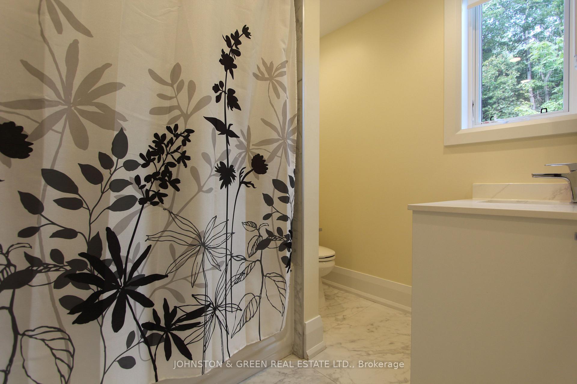 Photo 11 of 752 O'Connor Drive, Toronto, East York — HOMEH
