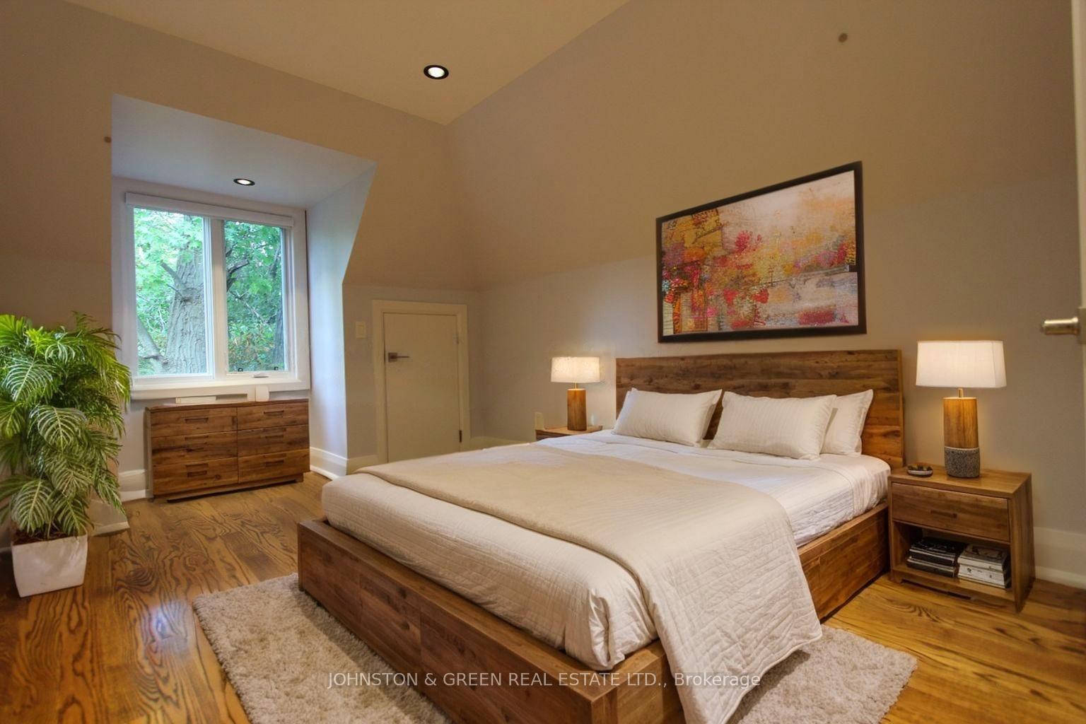 Photo 6 of 752 O'Connor Drive, Toronto, East York — HOMEH