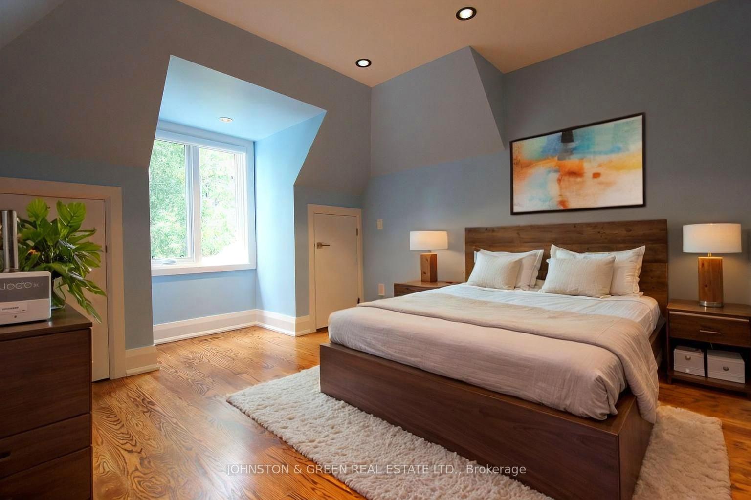 Photo 9 of 752 O'Connor Drive, Toronto, East York — HOMEH