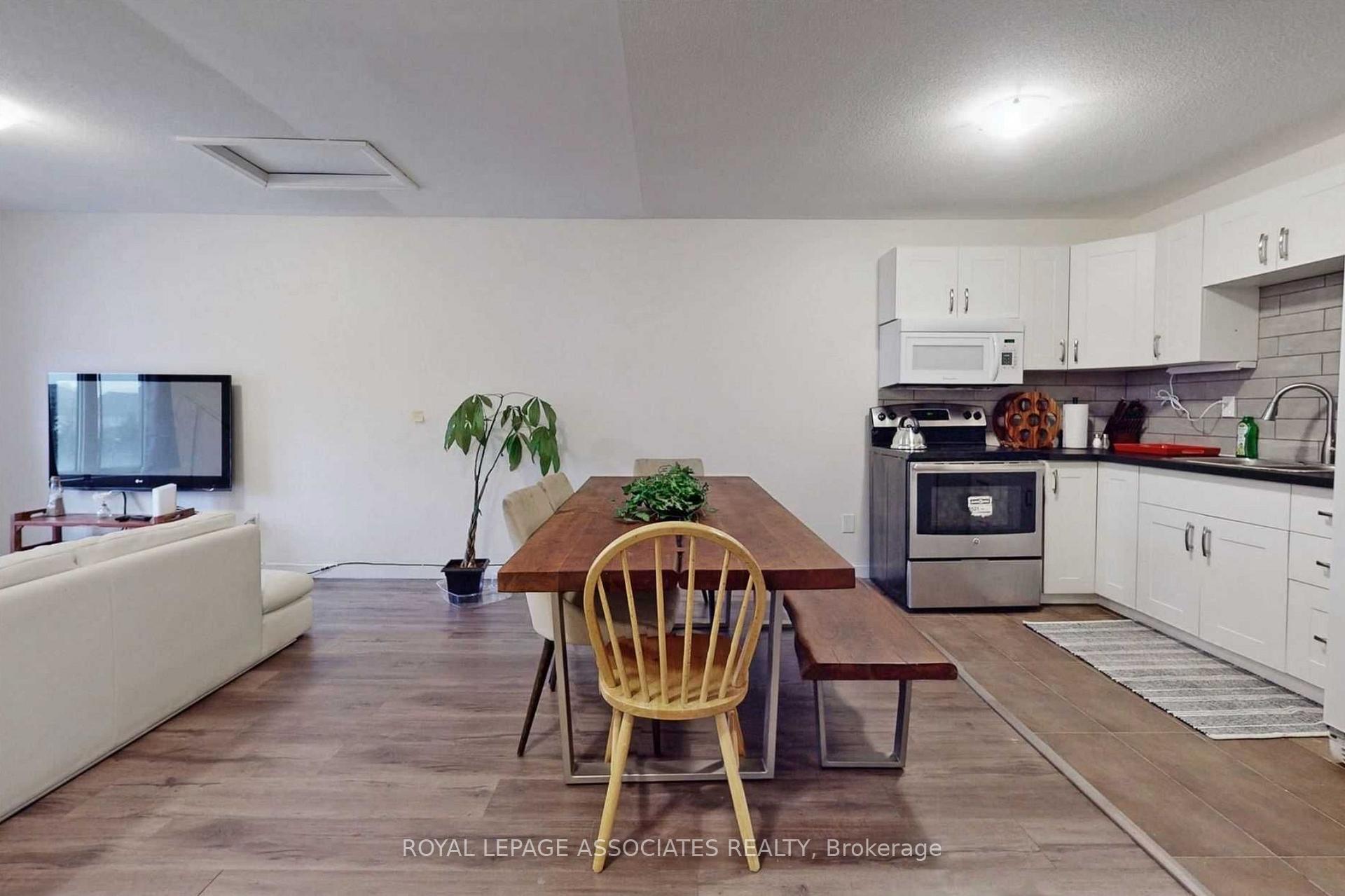 Photo 5 of 8 Longshore Way, Whitby, Lynde Creek — HOMEH