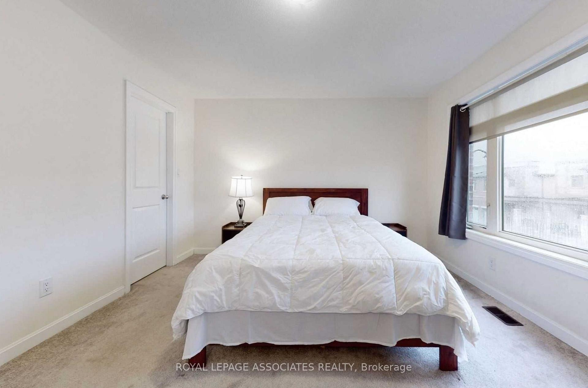 Photo 6 of 8 Longshore Way, Whitby, Lynde Creek — HOMEH