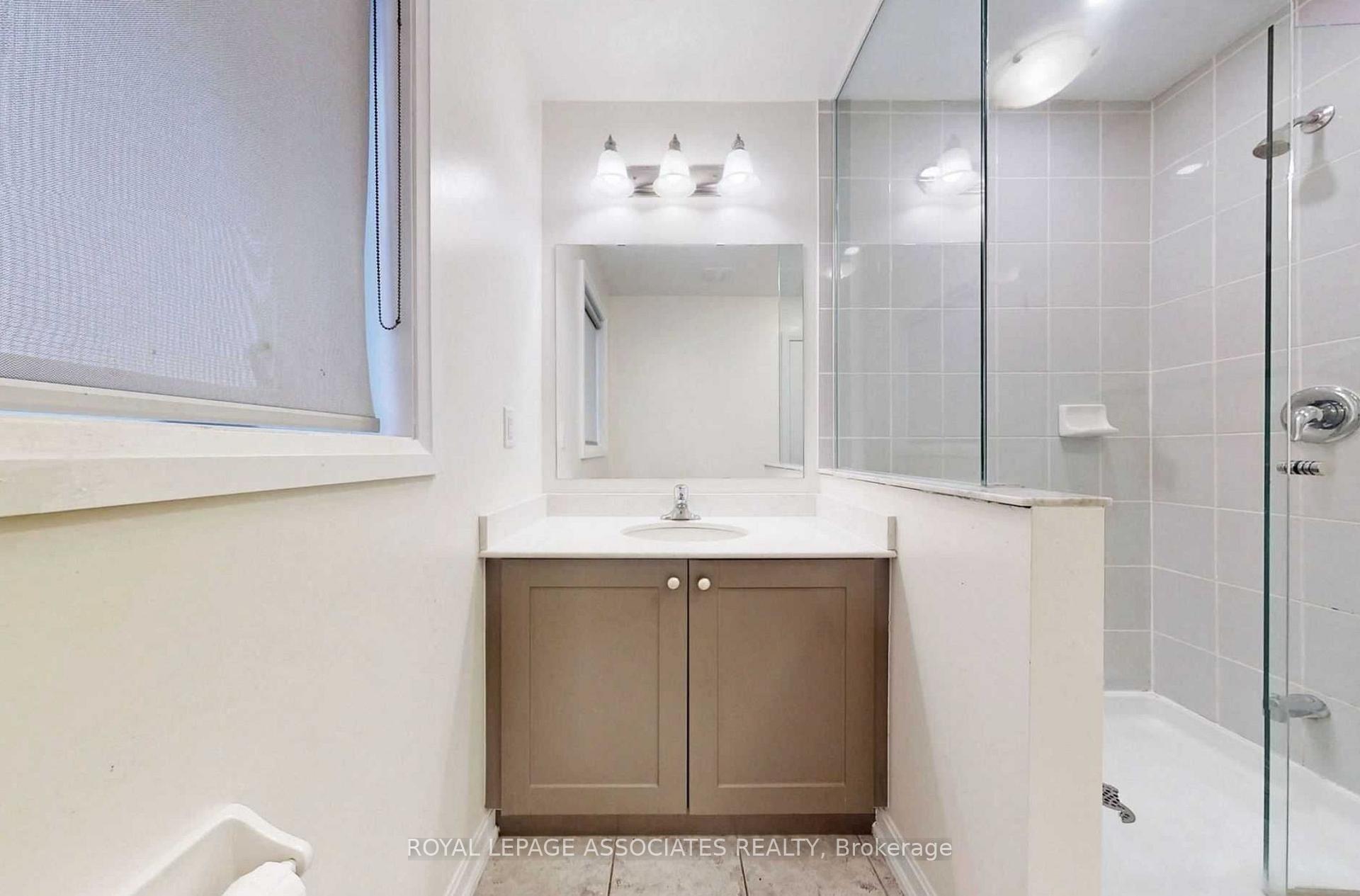Photo 10 of 8 Longshore Way, Whitby, Lynde Creek — HOMEH