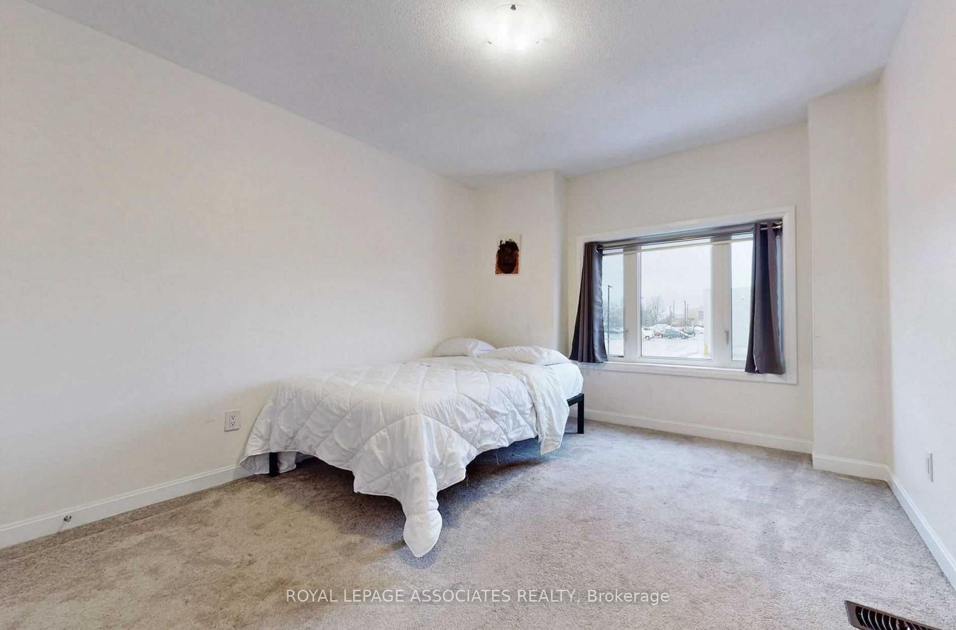 Photo 11 of 8 Longshore Way, Whitby, Lynde Creek — HOMEH