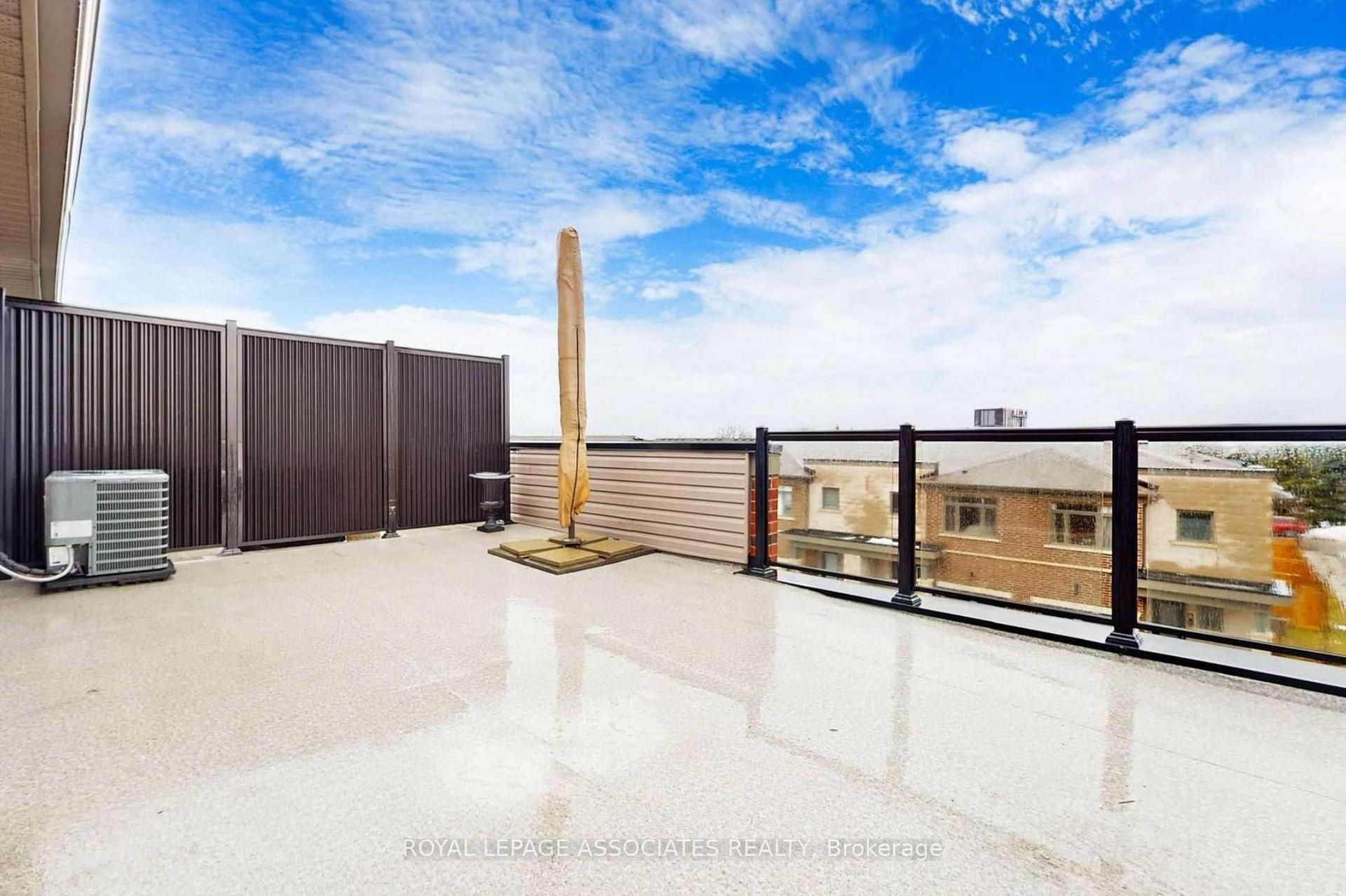 Photo 21 of 8 Longshore Way, Whitby, Lynde Creek — HOMEH