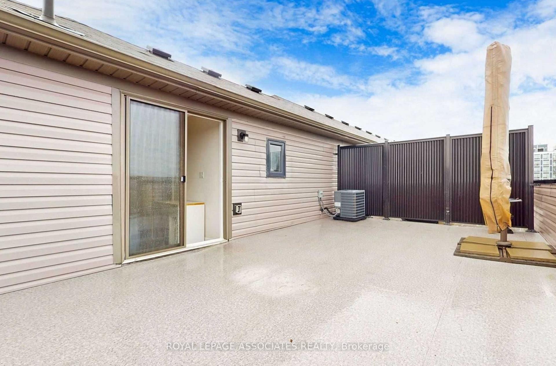 Photo 7 of 8 Longshore Way, Whitby, Lynde Creek — HOMEH