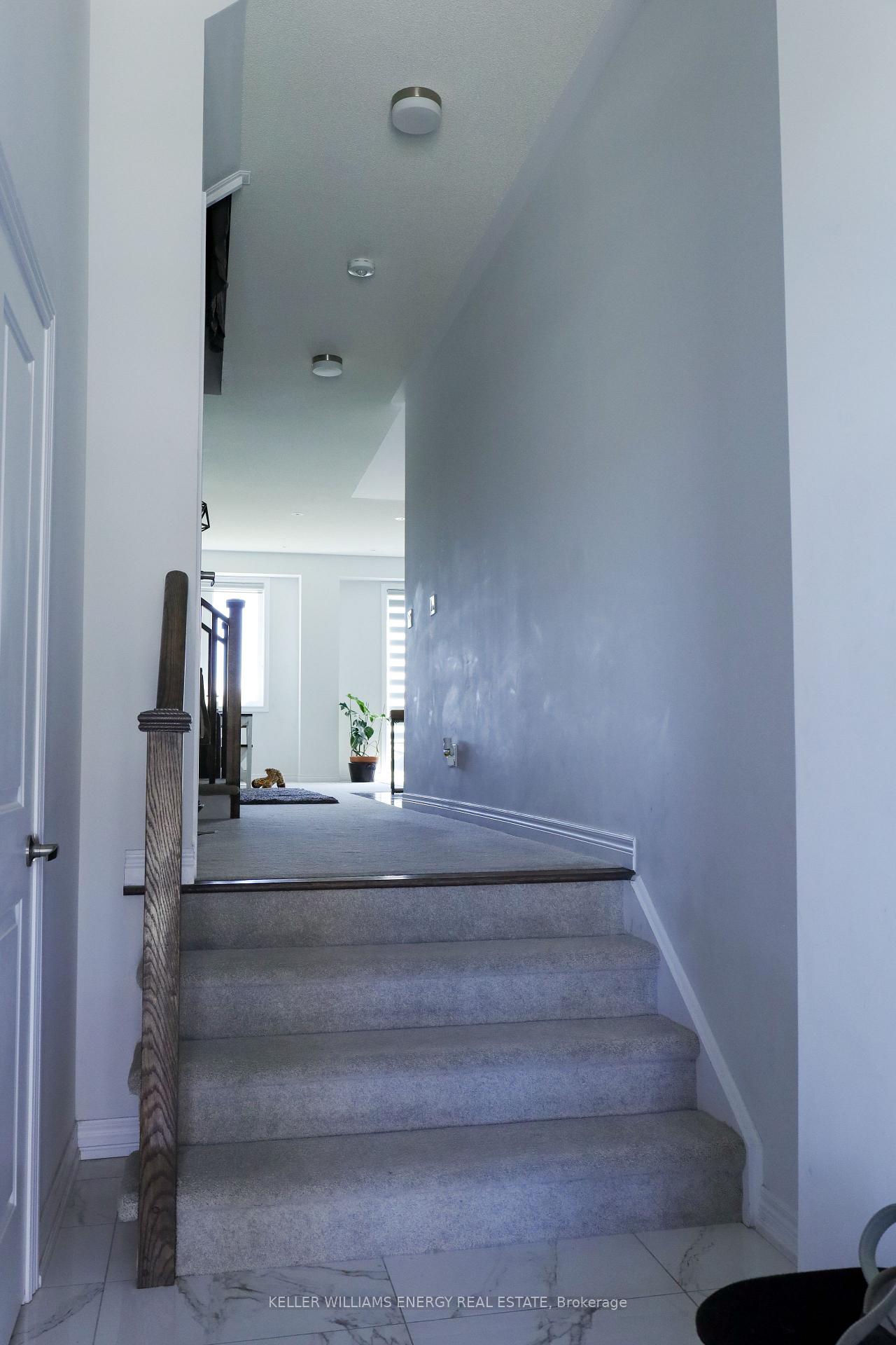 Photo 5 of 1064 Lockie Drive, Oshawa, Kedron — HOMEH