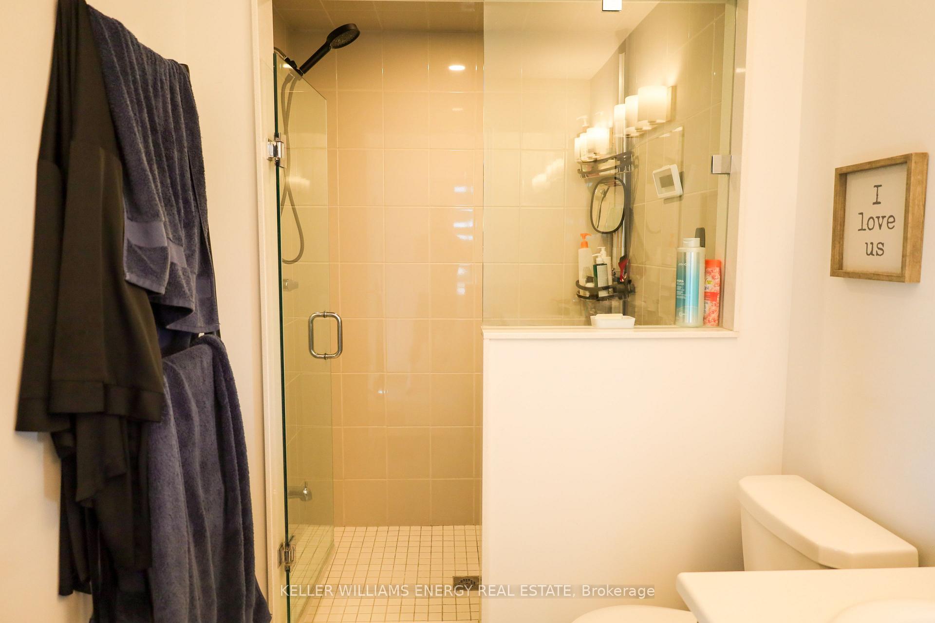 Photo 4 of 1064 Lockie Drive, Oshawa, Kedron — HOMEH