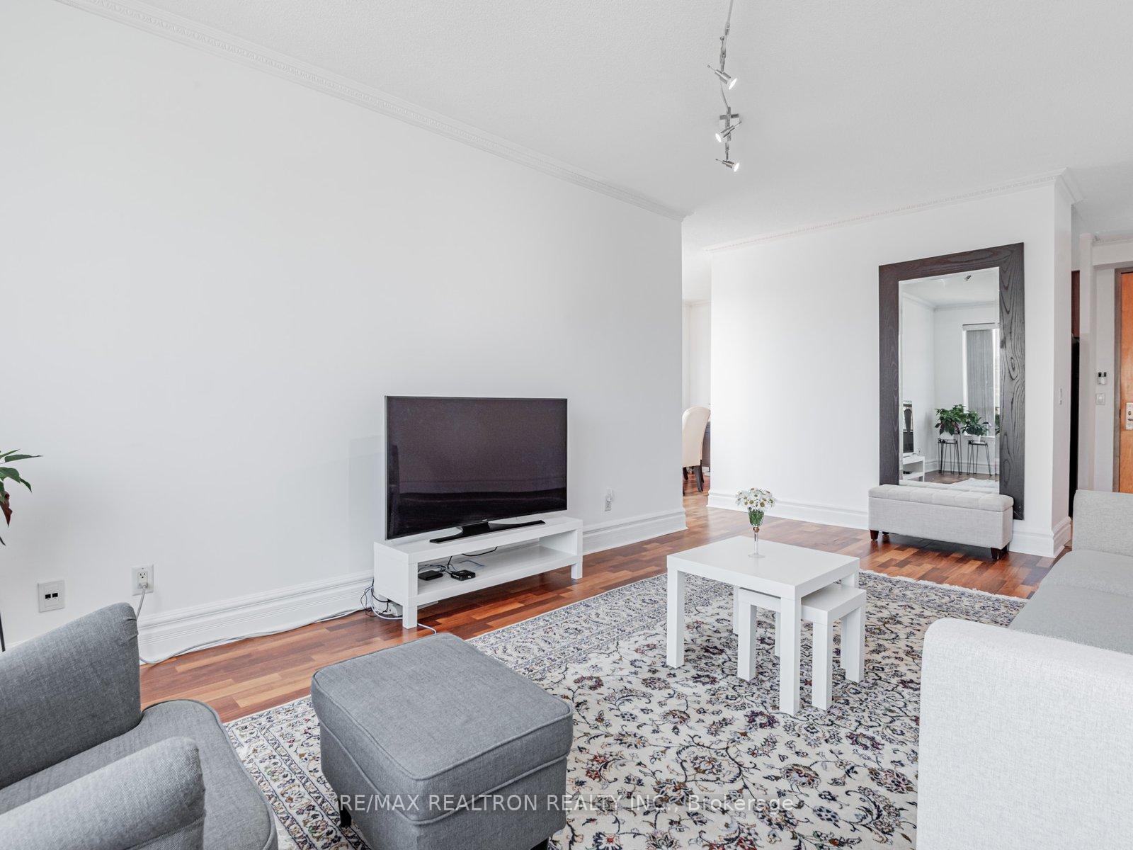 Photo 13 of Unit LPH 2, 48 Suncrest Boulevard, Markham, Commerce Valley — HOMEH