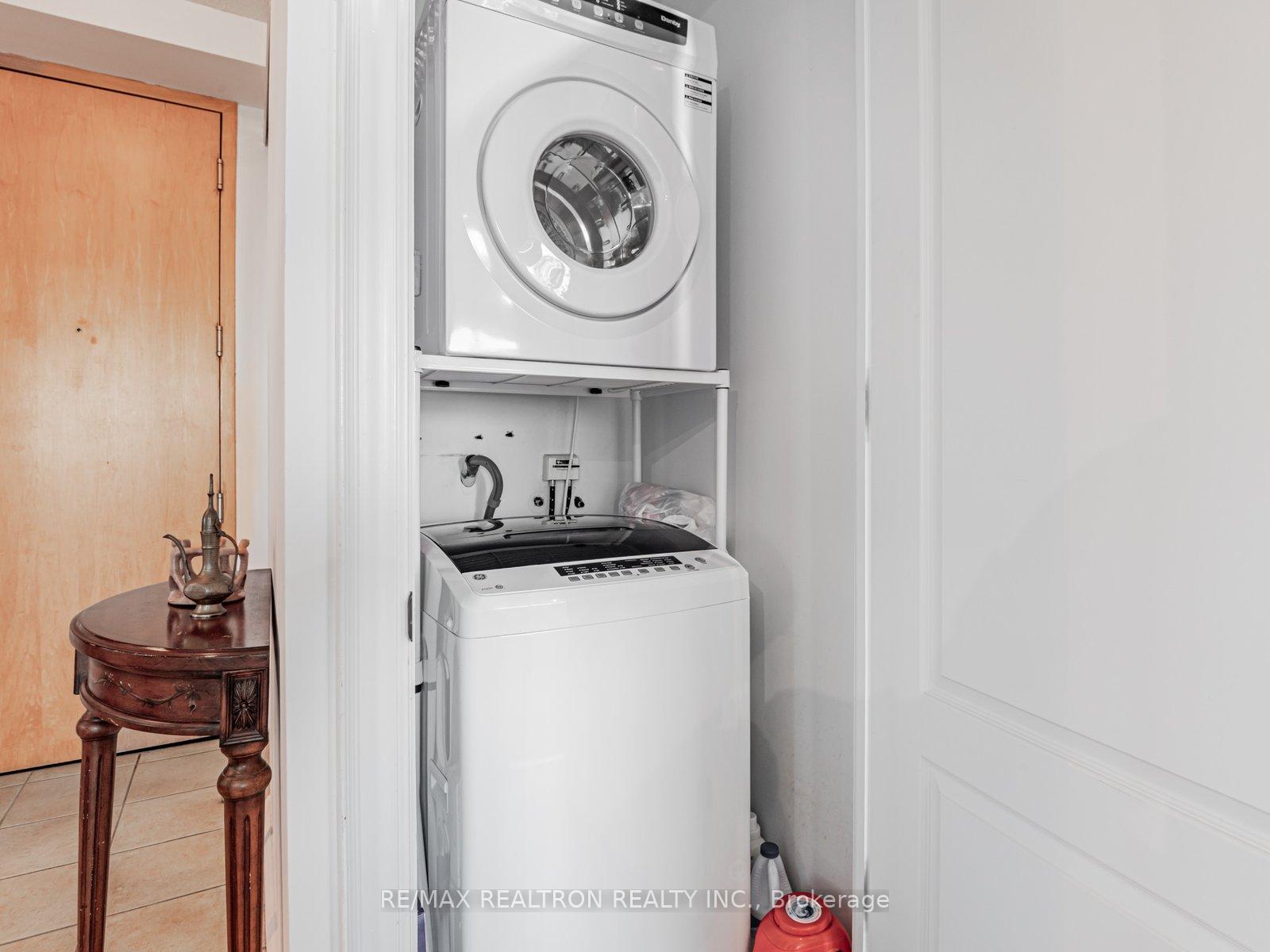 Photo 11 of Unit LPH 2, 48 Suncrest Boulevard, Markham, Commerce Valley — HOMEH
