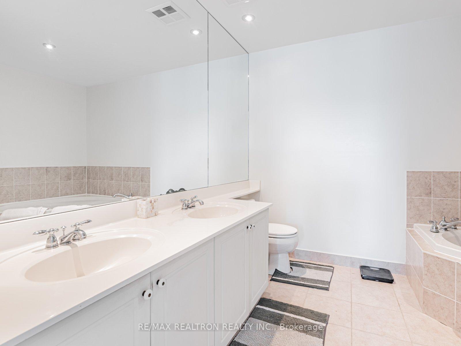 Photo 5 of Unit LPH 2, 48 Suncrest Boulevard, Markham, Commerce Valley — HOMEH