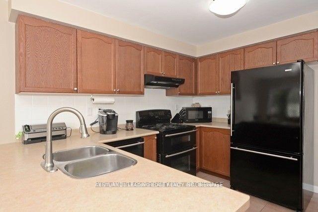 Photo 10 of 65 Bridges Drive, Clarington, Newcastle — HOMEH