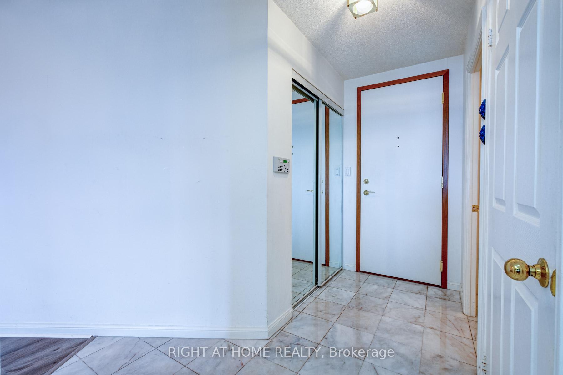 Photo 8 of Unit 1017, 610 Bullock Drive, Markham, Markville — HOMEH