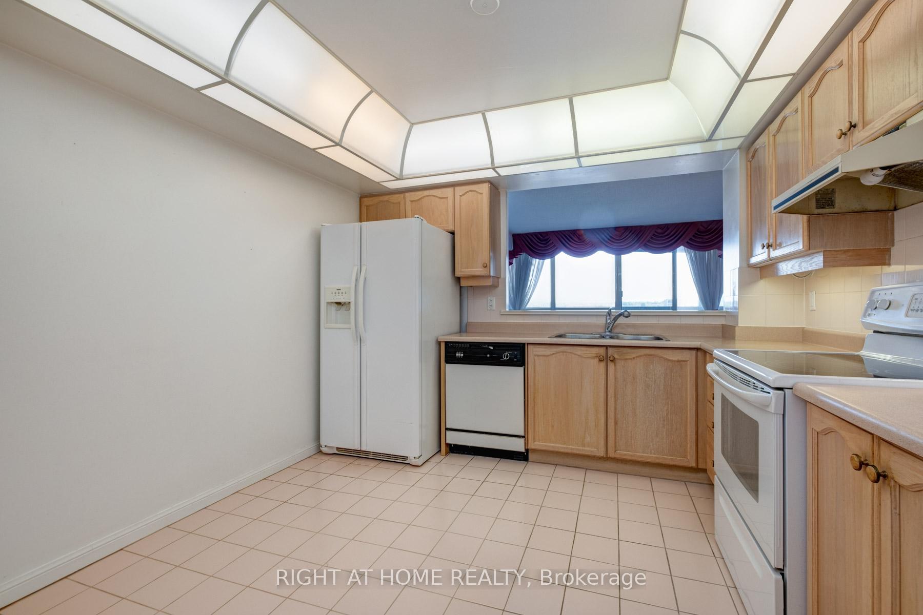 Photo 9 of Unit 1017, 610 Bullock Drive, Markham, Markville — HOMEH