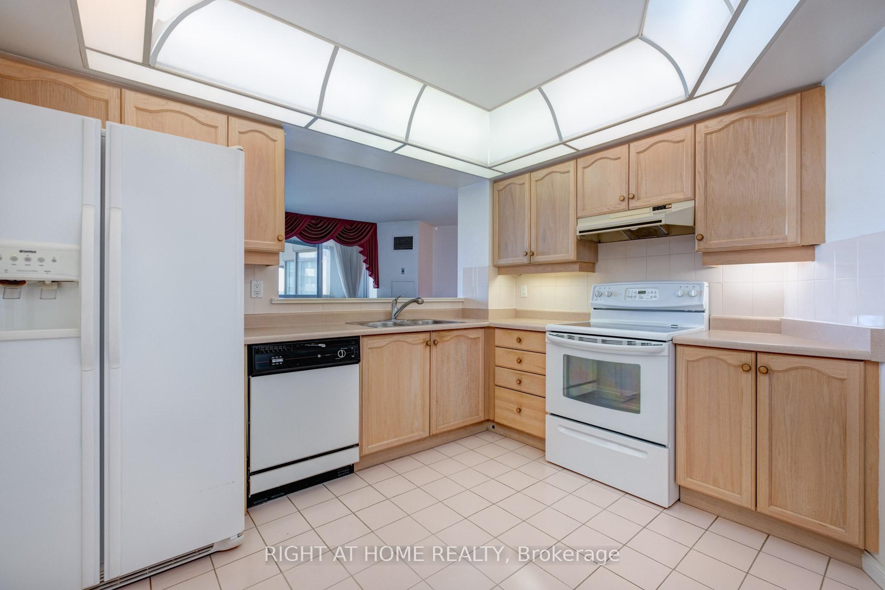 Photo 10 of Unit 1017, 610 Bullock Drive, Markham, Markville — HOMEH