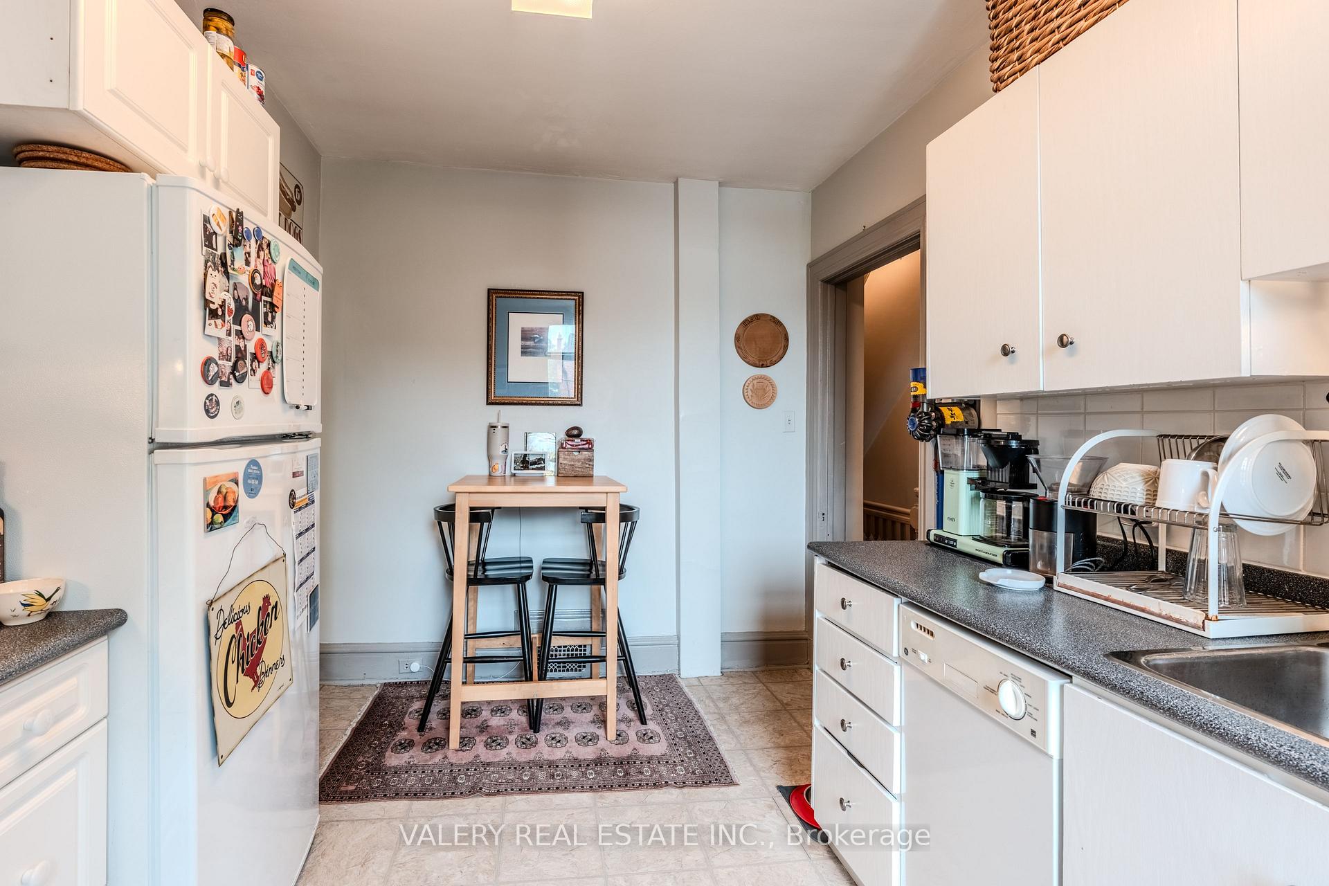 Photo 4 of Unit Upper, 154 Victor Avenue, Toronto, North Riverdale — HOMEH