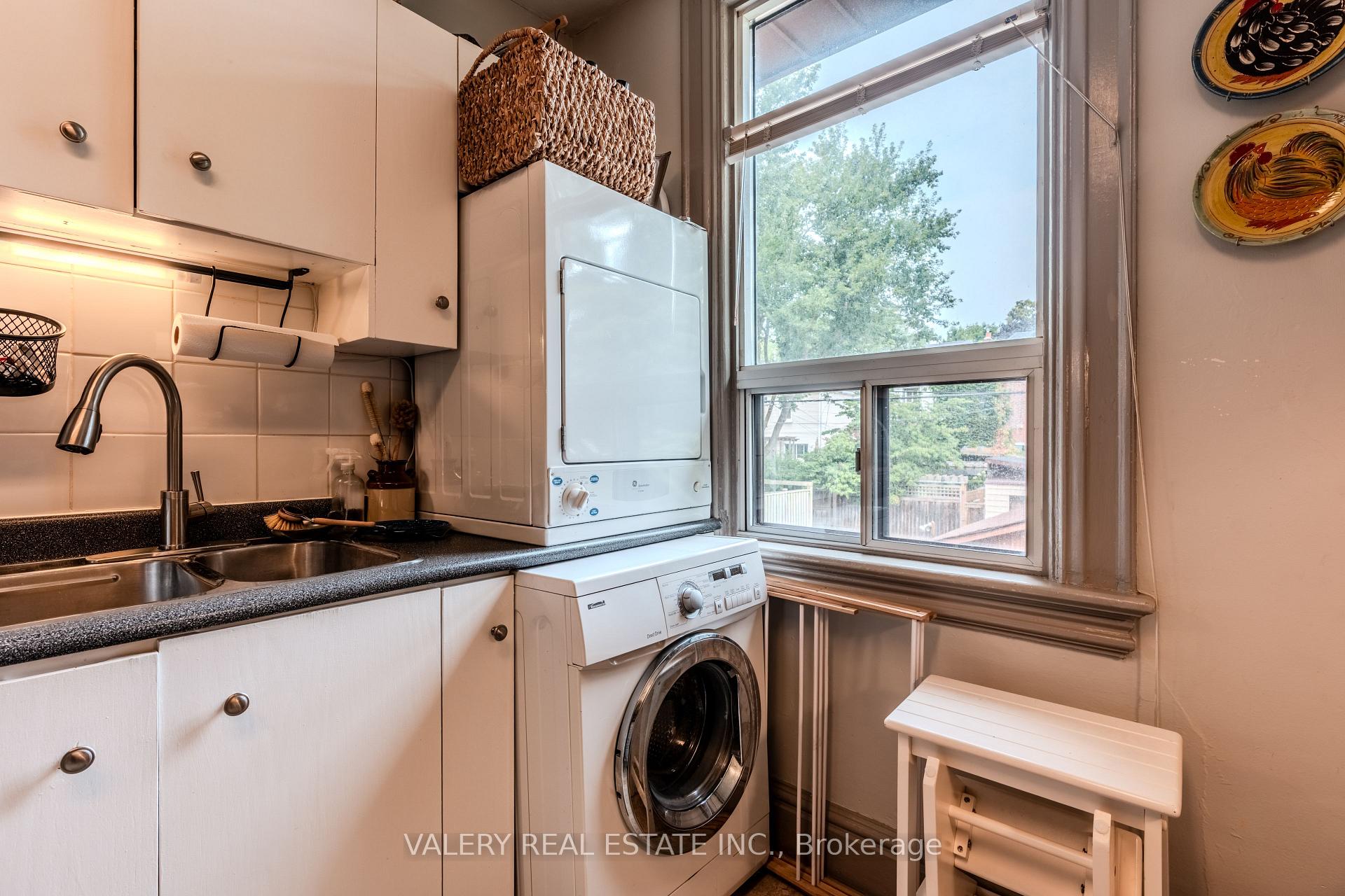 Photo 13 of Unit Upper, 154 Victor Avenue, Toronto, North Riverdale — HOMEH