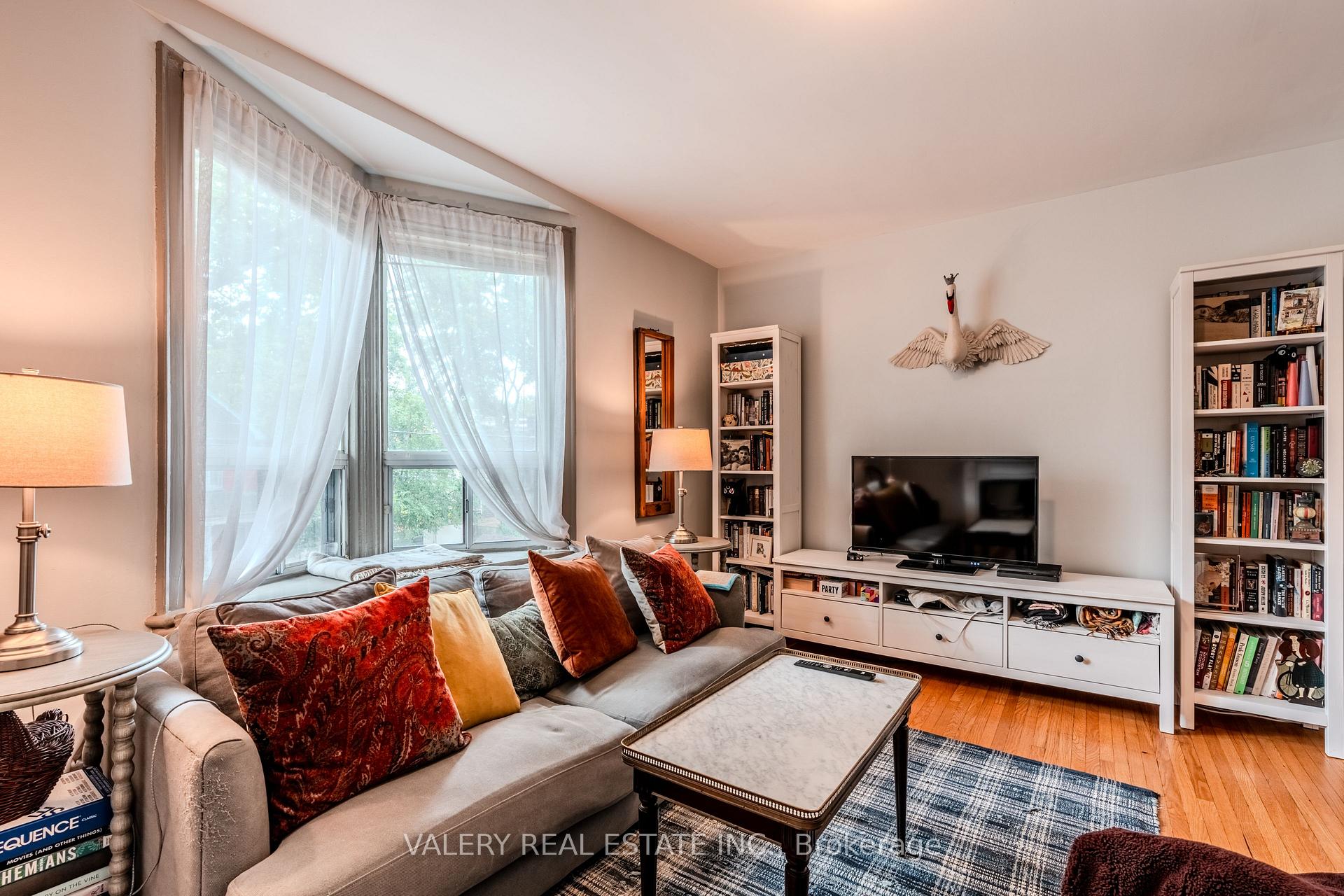 Photo 7 of Unit Upper, 154 Victor Avenue, Toronto, North Riverdale — HOMEH