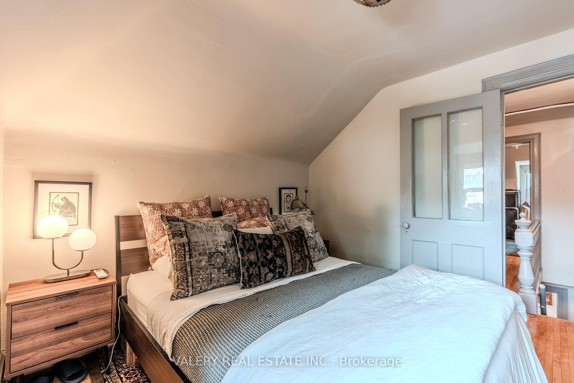 Photo 19 of Unit Upper, 154 Victor Avenue, Toronto, North Riverdale — HOMEH