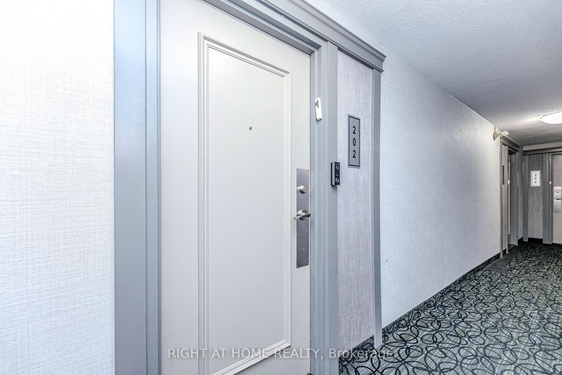 Photo 10 of Unit 202, 16 Elgin Street, Markham, Thornhill — HOMEH