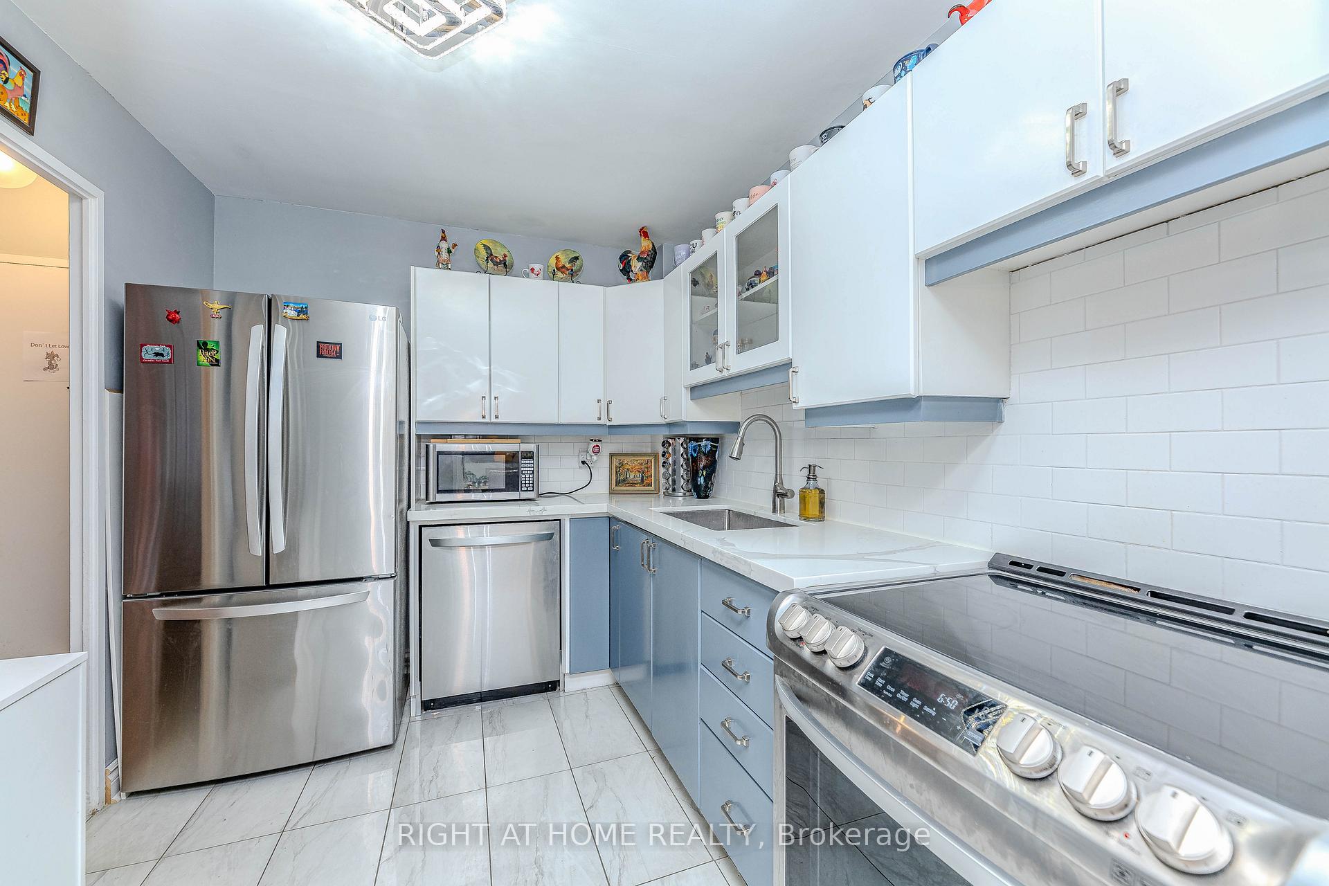 Photo 11 of Unit 202, 16 Elgin Street, Markham, Thornhill — HOMEH