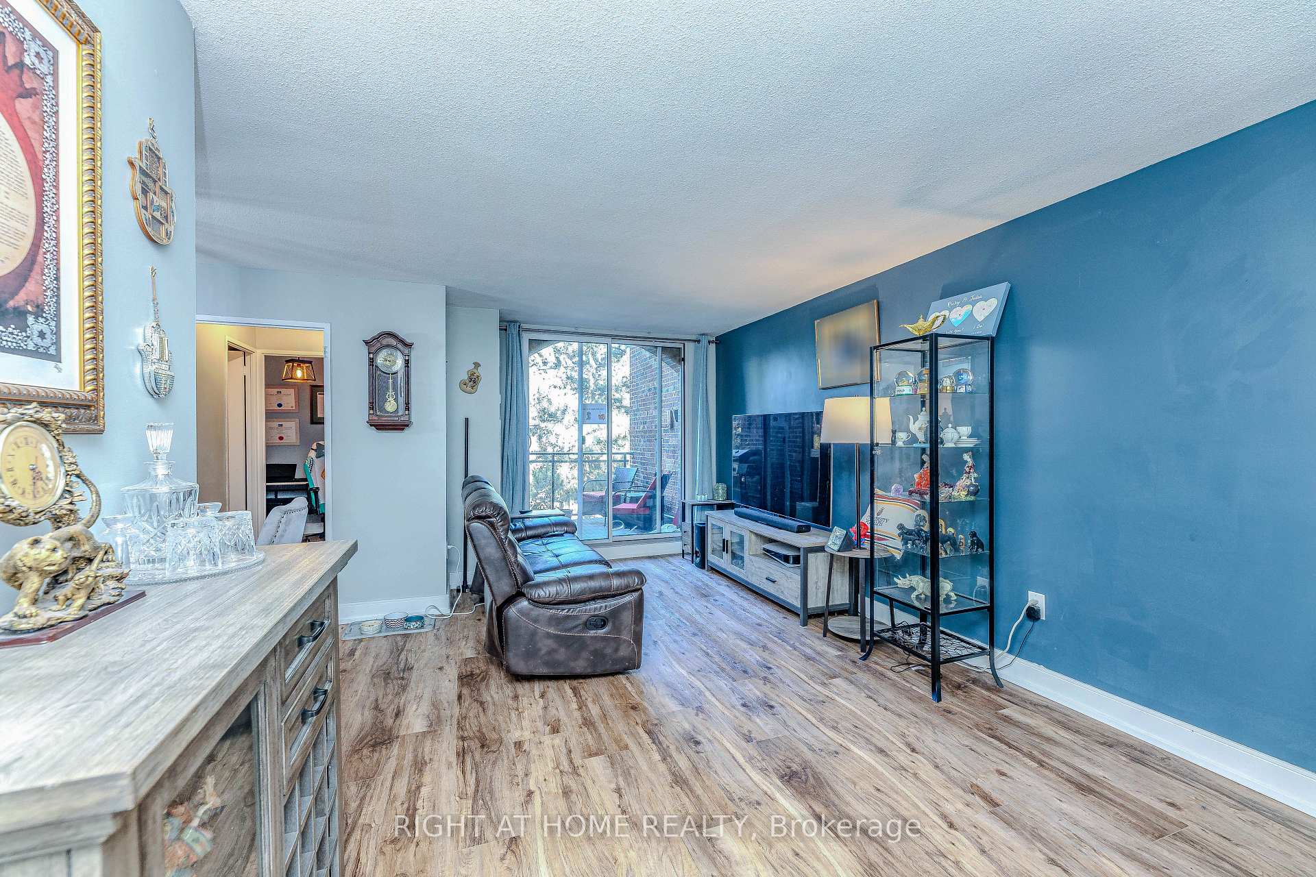 Photo 16 of Unit 202, 16 Elgin Street, Markham, Thornhill — HOMEH