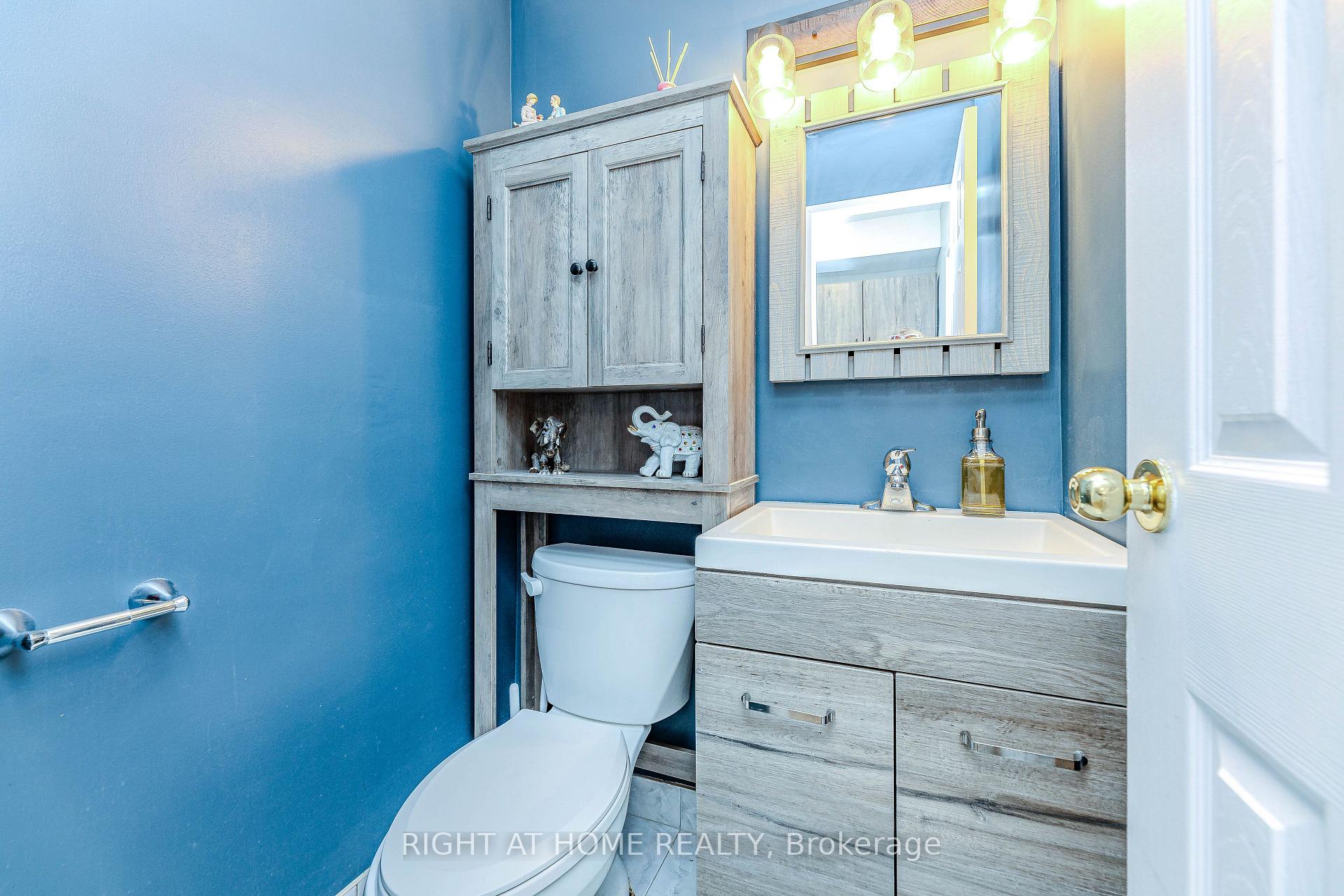 Photo 15 of Unit 202, 16 Elgin Street, Markham, Thornhill — HOMEH