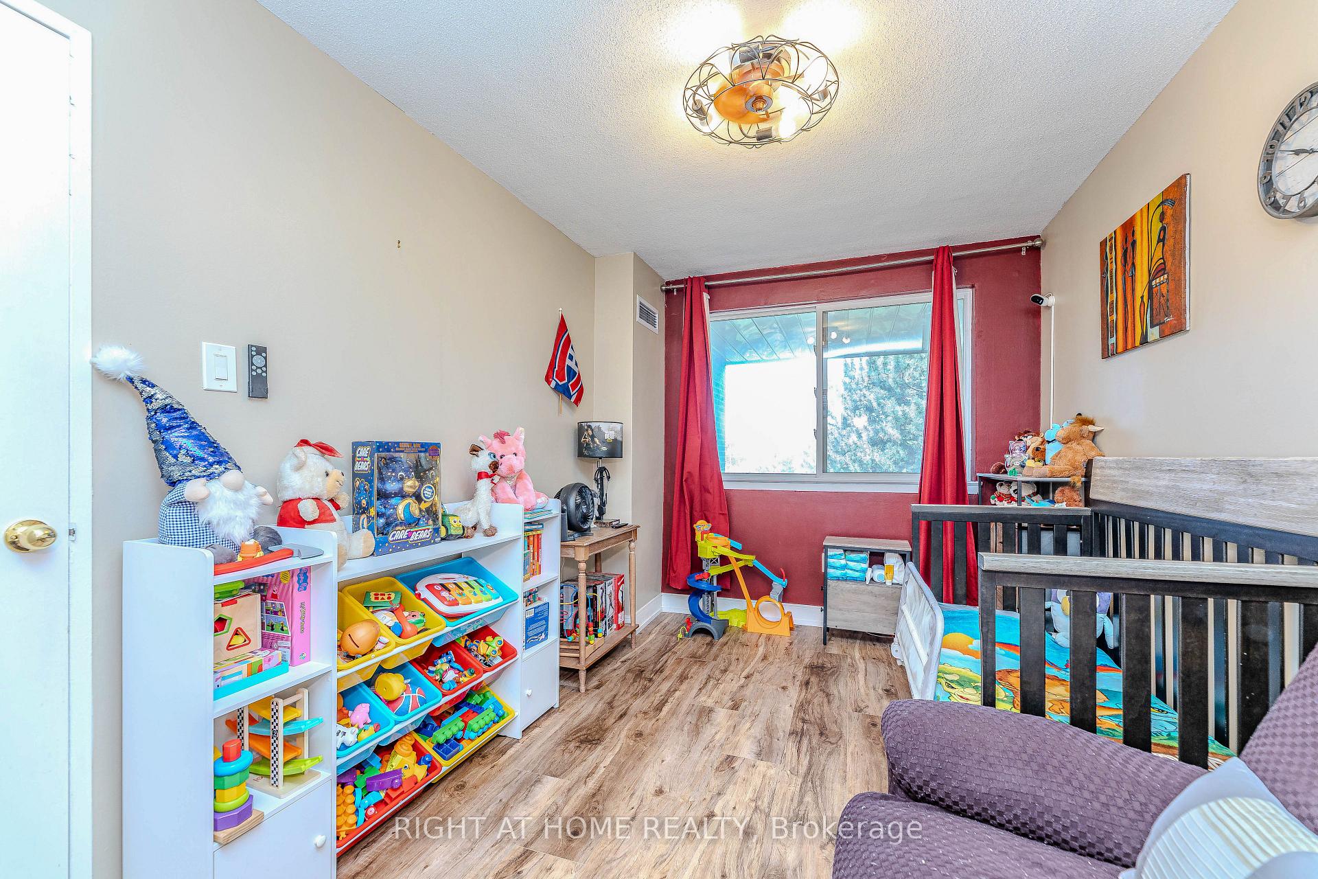 Photo 30 of Unit 202, 16 Elgin Street, Markham, Thornhill — HOMEH
