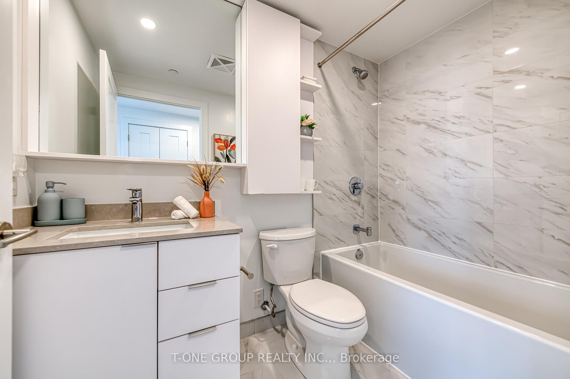 Photo 2 of Unit 1905, 8 Cedarland Drive, Markham, Unionville — HOMEH
