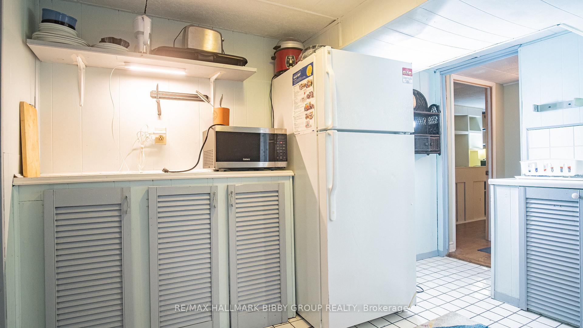 Photo 5 of Unit Lower, 33 Holland Avenue, Toronto, East York — HOMEH
