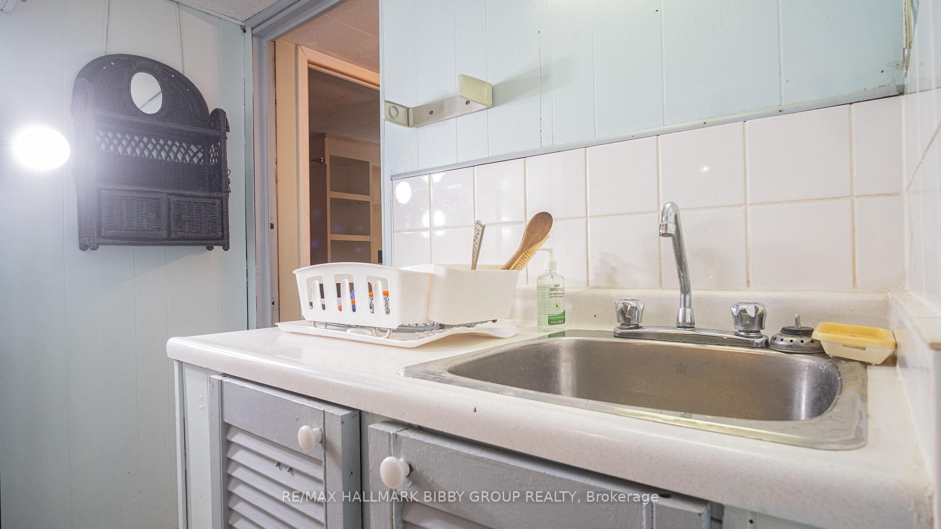 Photo 9 of Unit Lower, 33 Holland Avenue, Toronto, East York — HOMEH