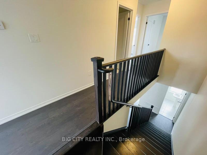 Photo 6 of 127 Danzatore Path, Oshawa, Windfields — HOMEH