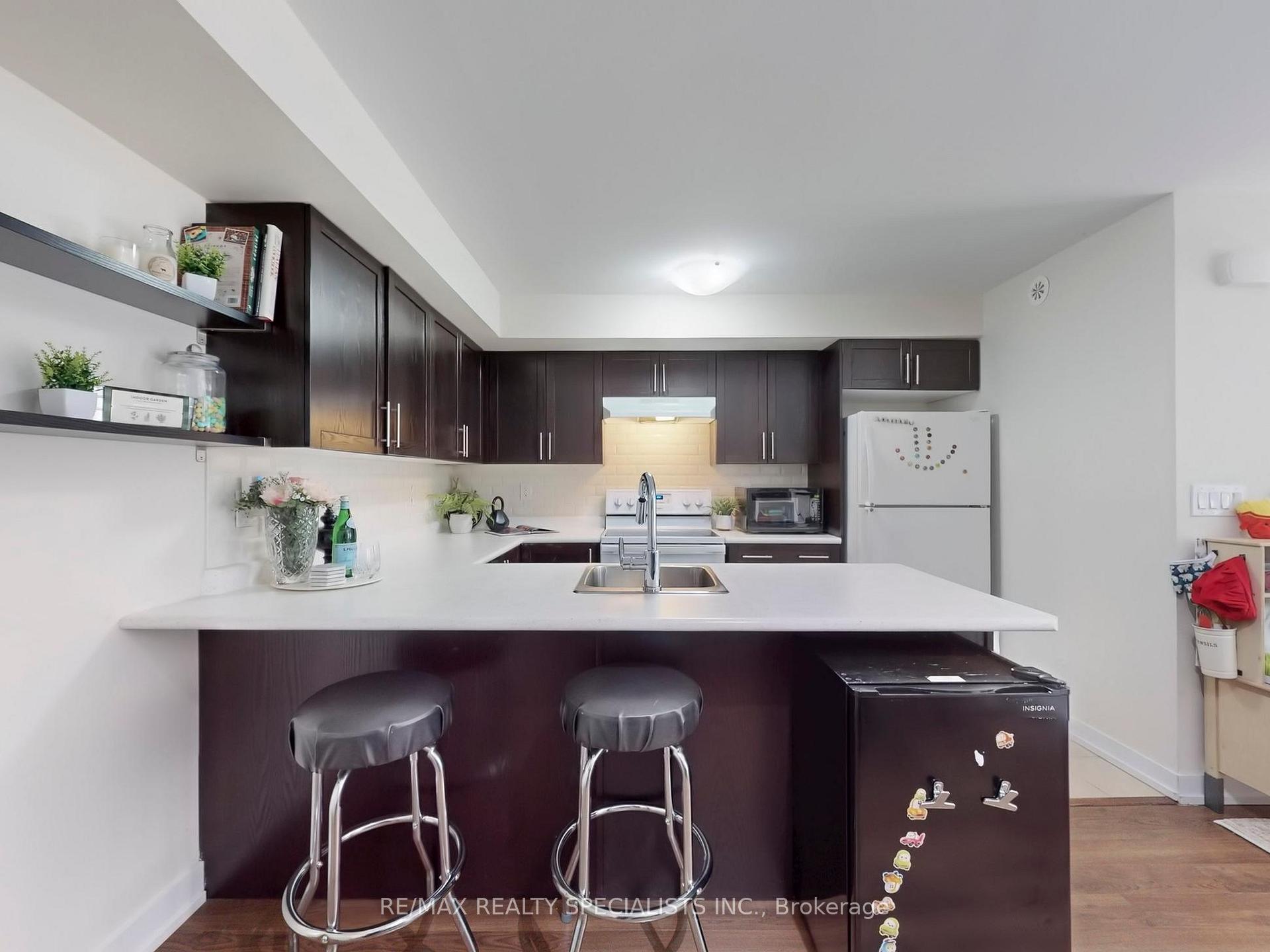 Photo 2 of Unit 817, 1 Blanche Lane, Markham, Cornell — HOMEH