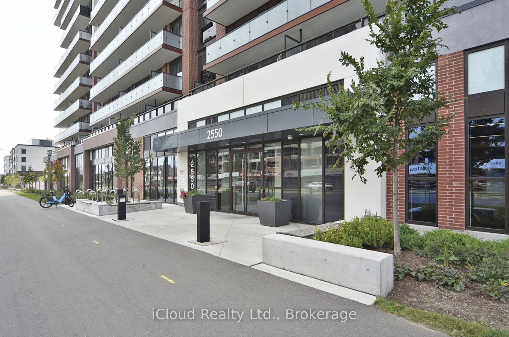 Front of Unit 1616, 2550 Simcoe Street N