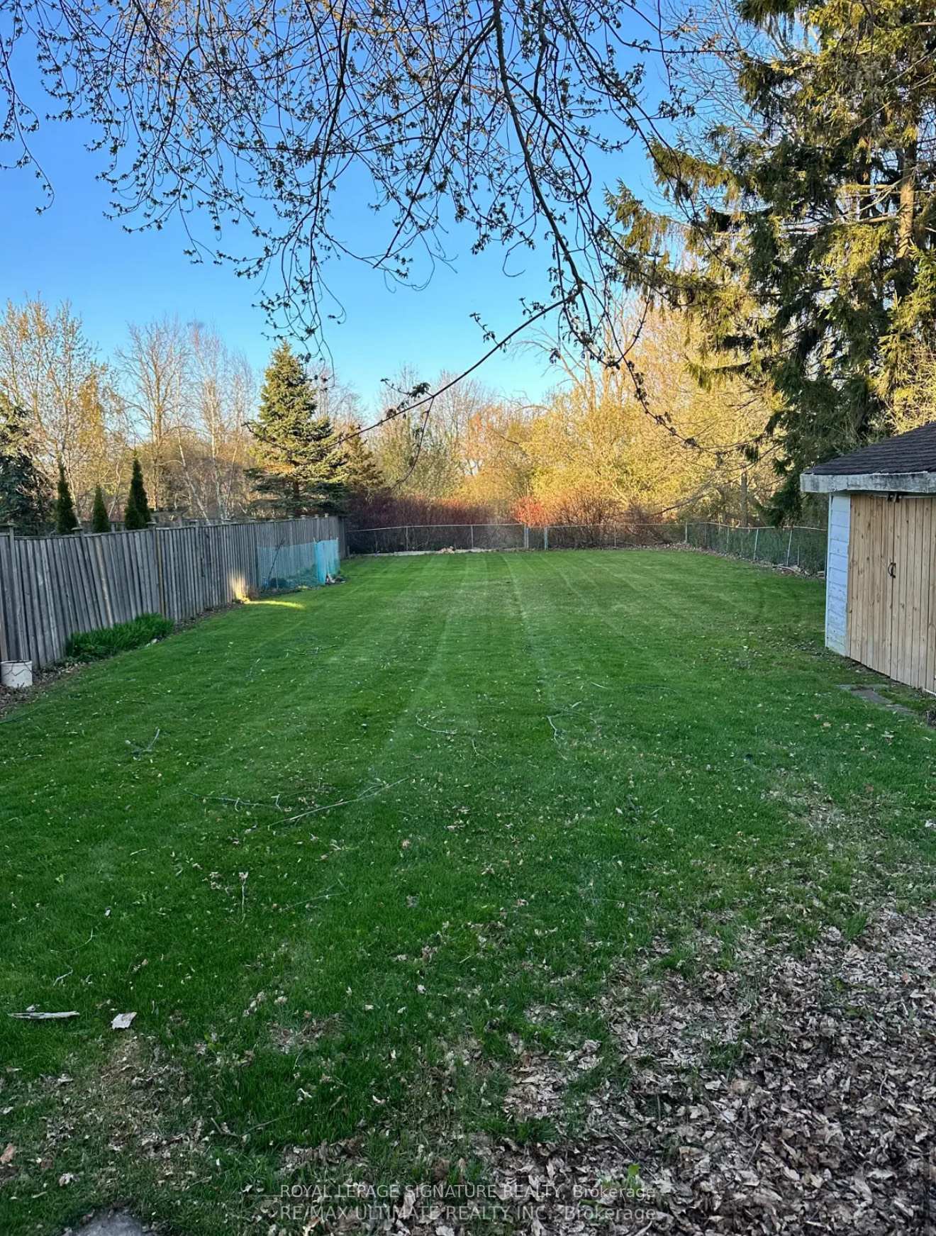 Photo 10 of 467 Poplar Avenue, Ajax, South East — HOMEH