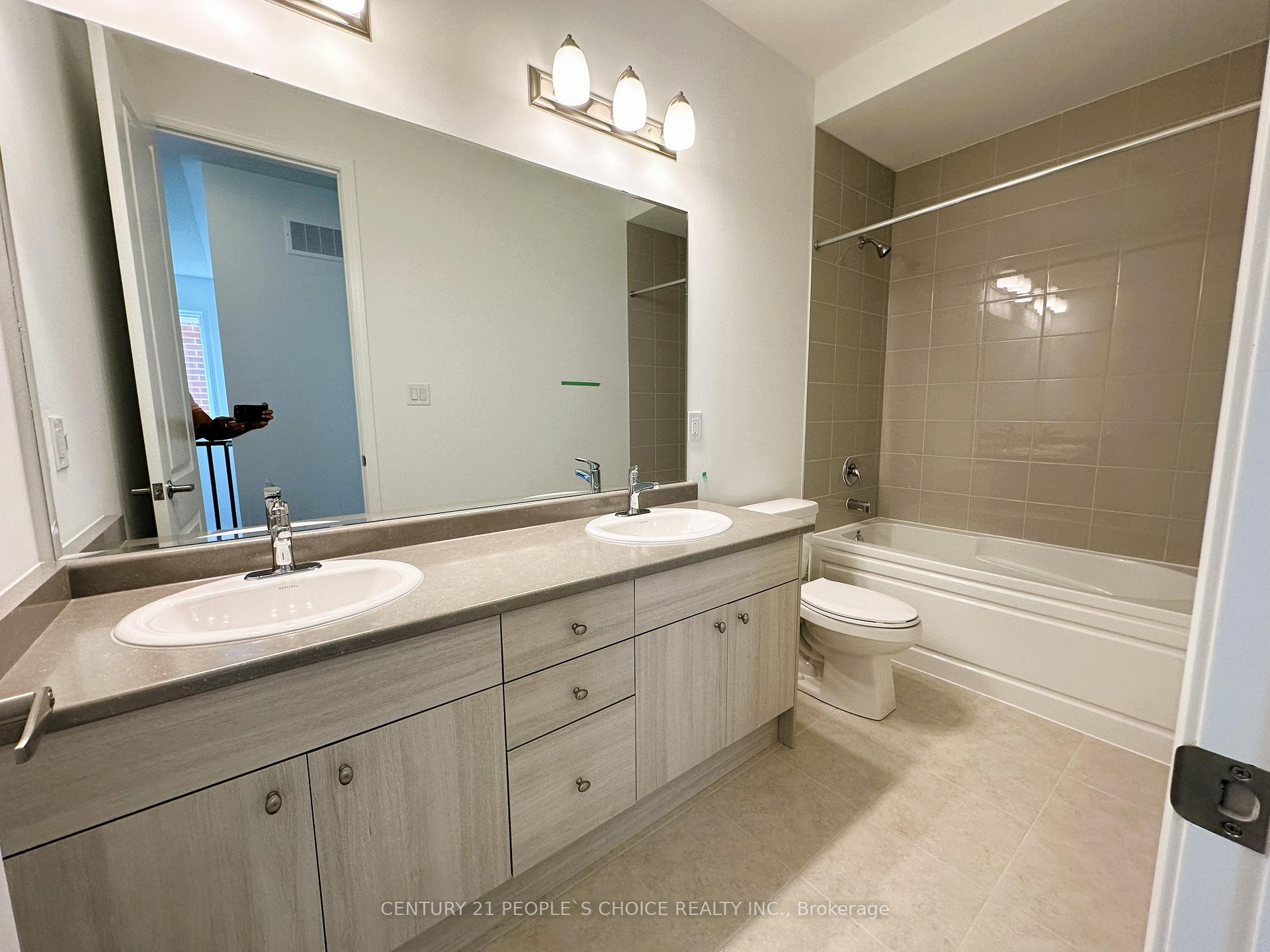 Photo 4 of 3323 Marchington Square, Pickering, Rural Pickering — HOMEH