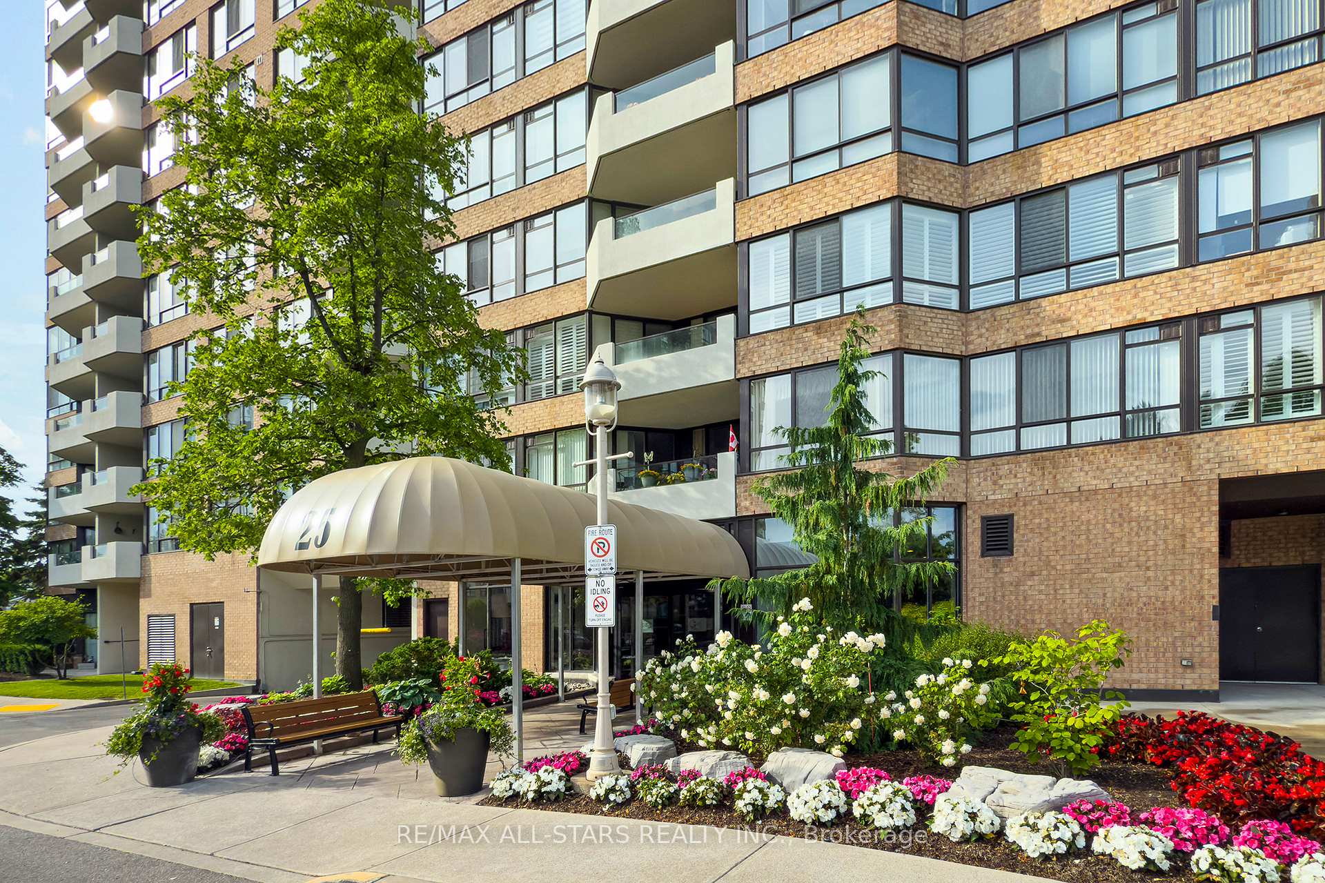 Photo 1 of Unit 822, 25 Austin Drive, Markham, Markville — HOMEH