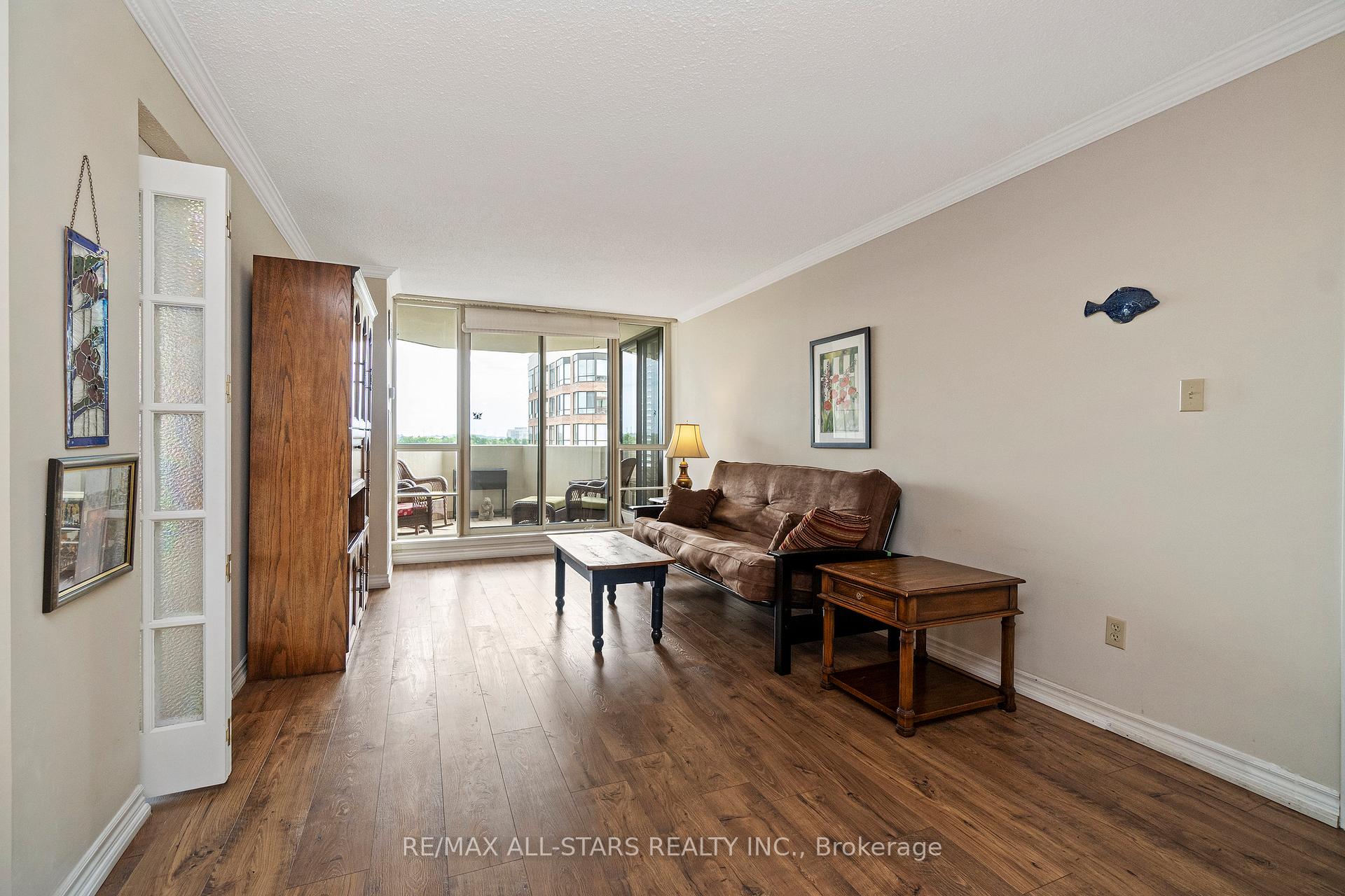 Photo 6 of Unit 822, 25 Austin Drive, Markham, Markville — HOMEH