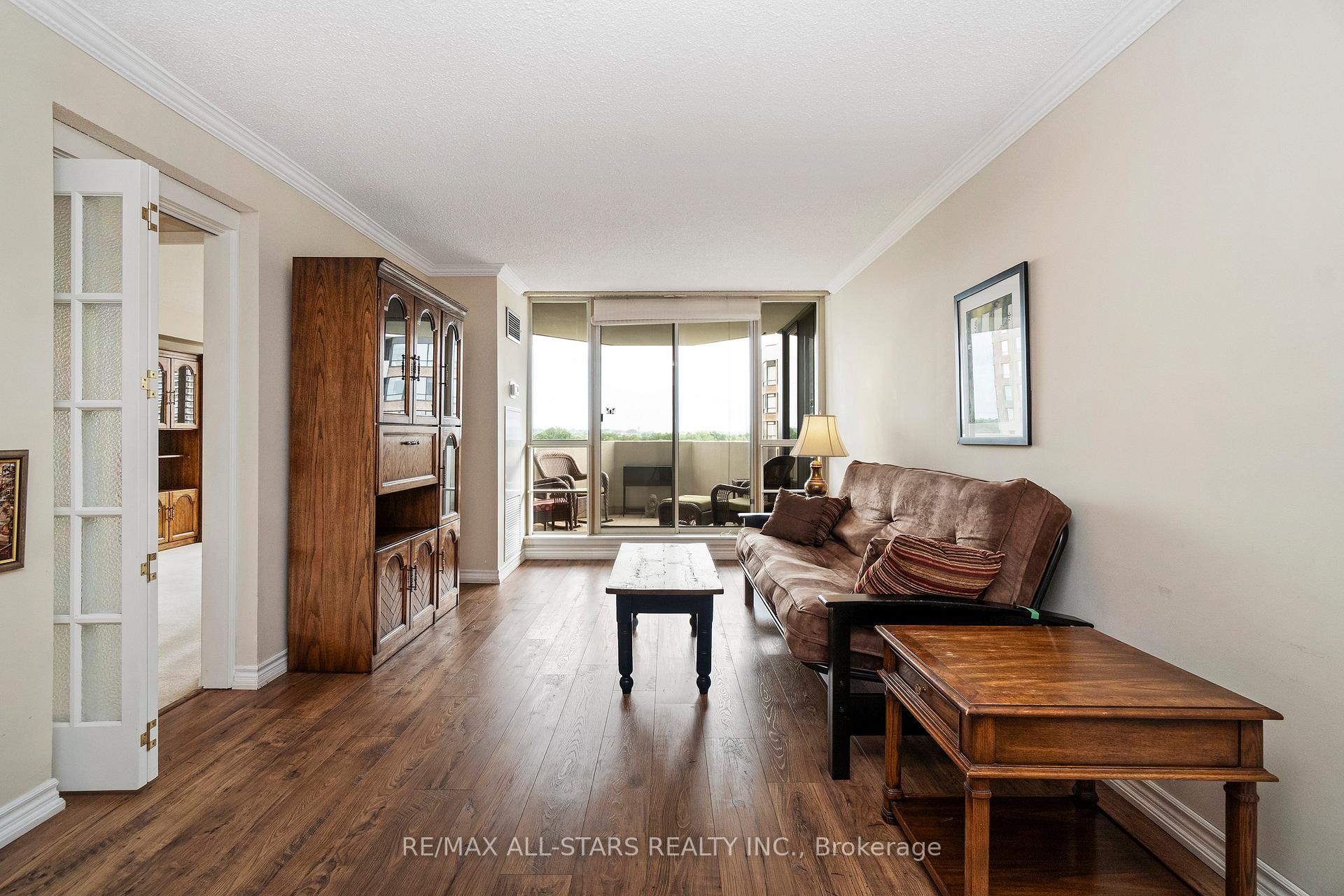 Photo 3 of Unit 822, 25 Austin Drive, Markham, Markville — HOMEH