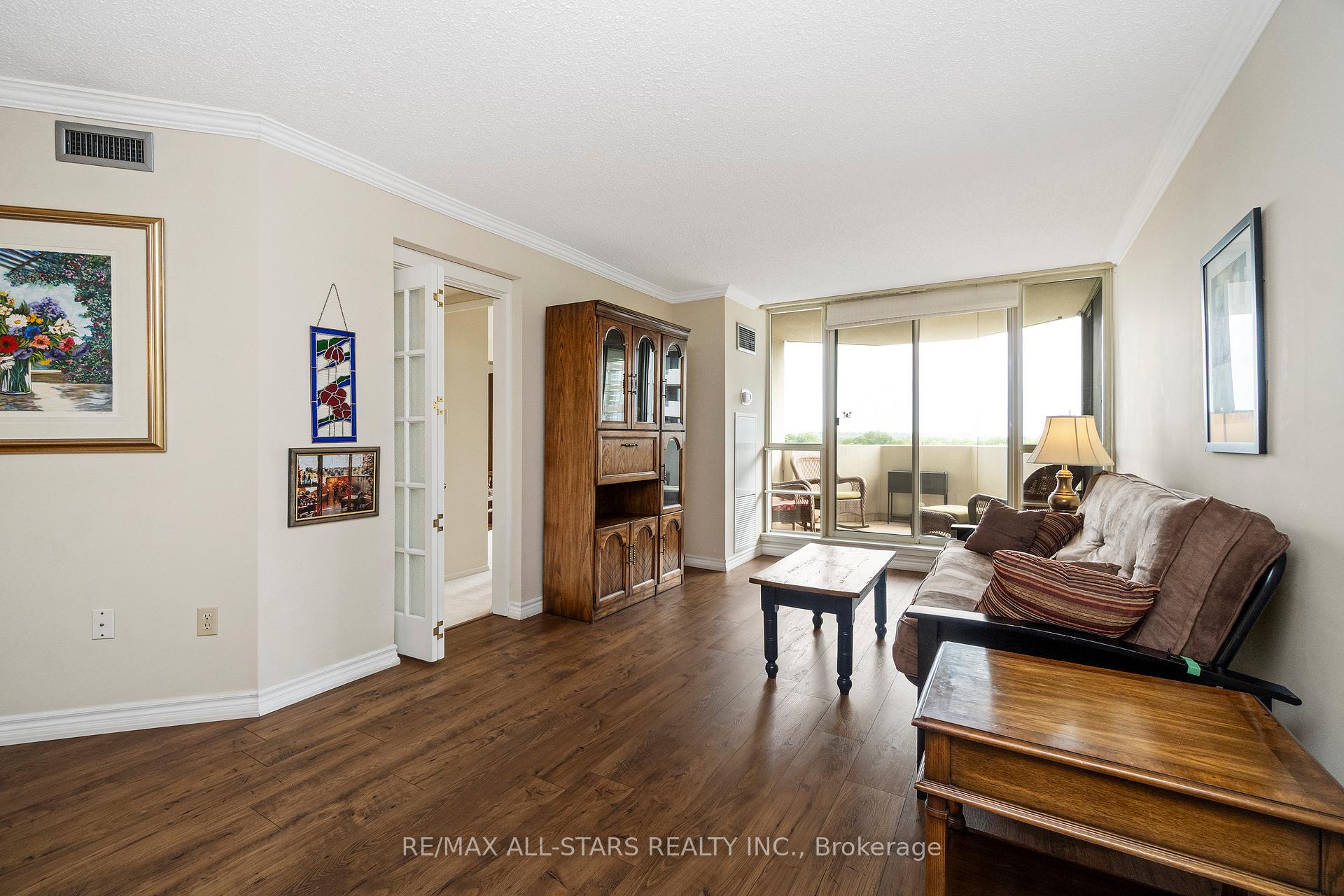 Photo 7 of Unit 822, 25 Austin Drive, Markham, Markville — HOMEH