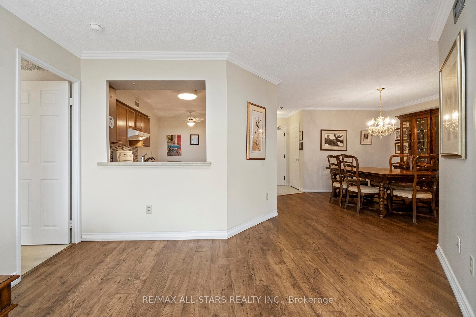 Photo 13 of Unit 822, 25 Austin Drive, Markham, Markville — HOMEH