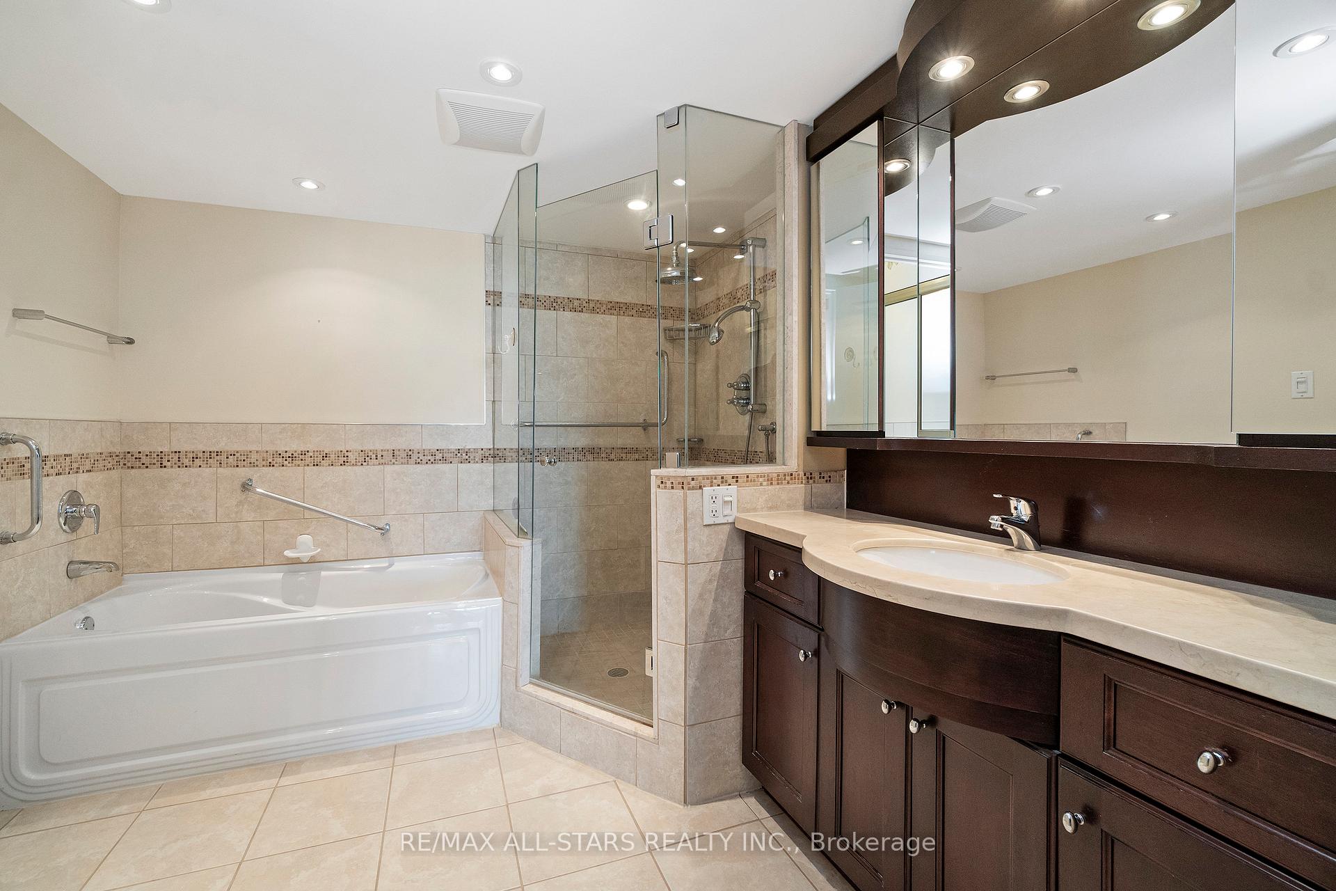 Photo 32 of Unit 822, 25 Austin Drive, Markham, Markville — HOMEH